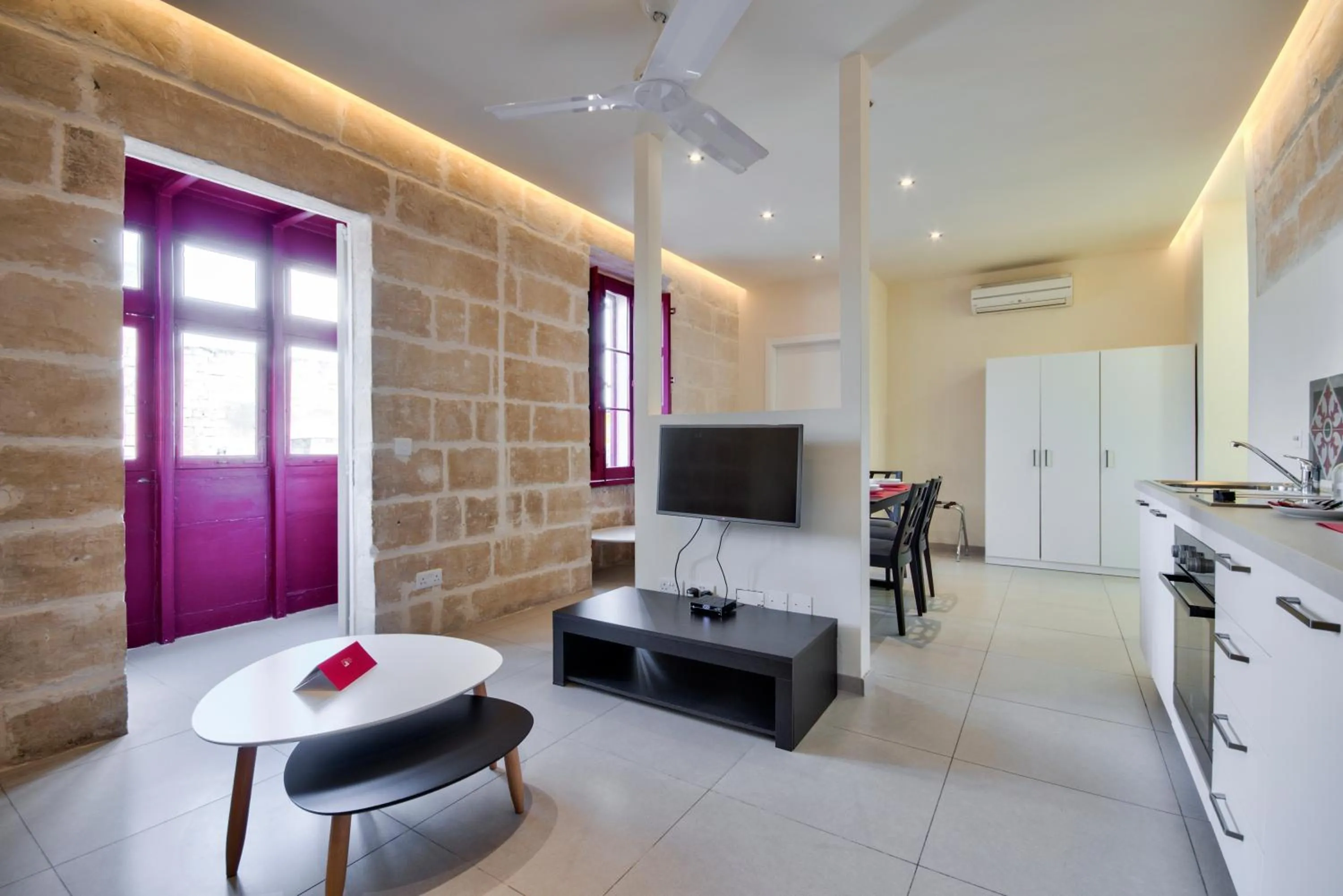 TV and multimedia in Vallettastay Classic Apartments