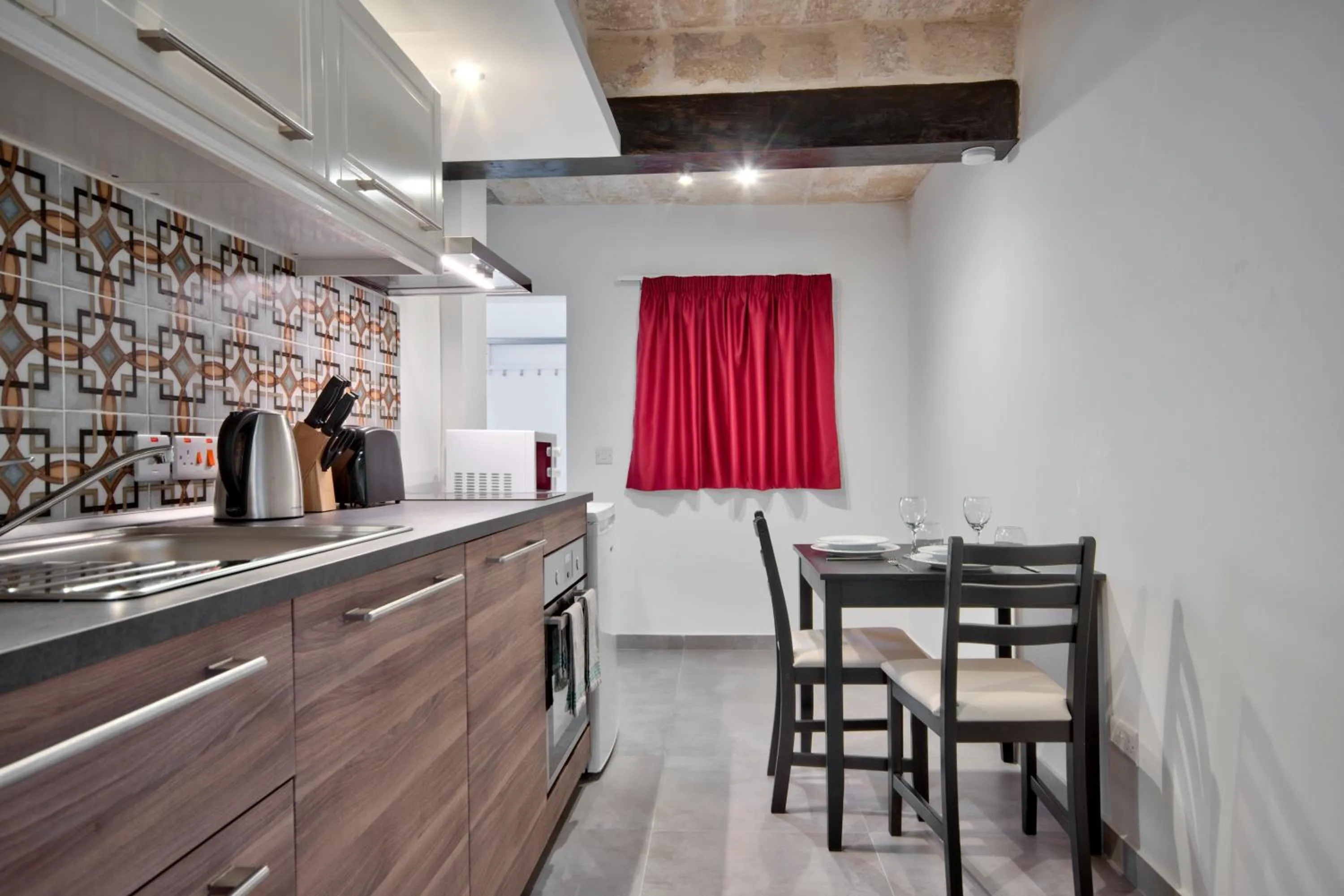 Kitchen or kitchenette in Vallettastay Classic Apartments
