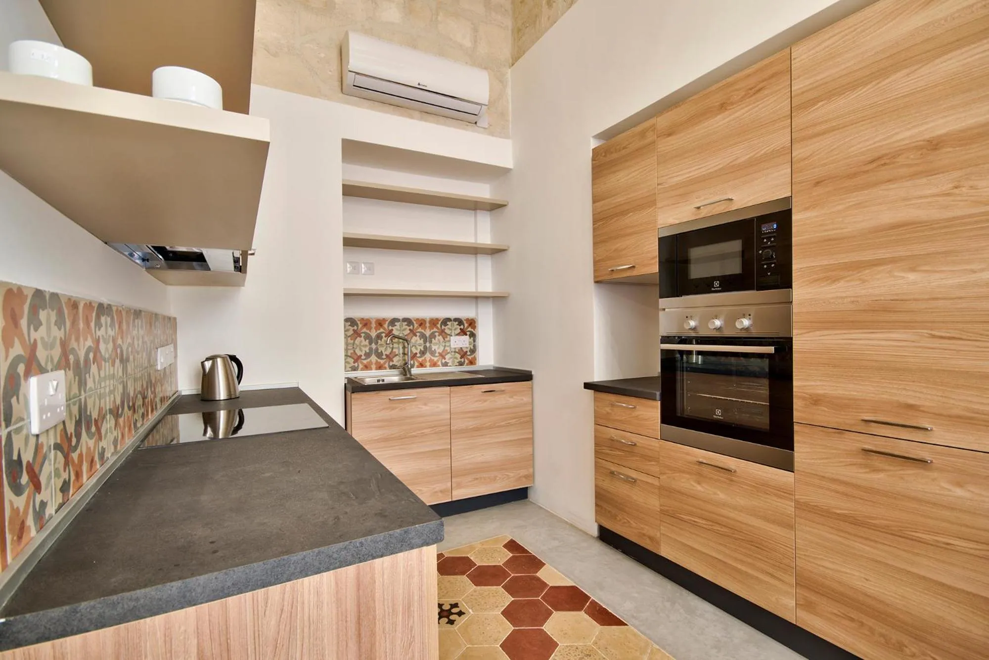 Kitchen or kitchenette in Vallettastay Classic Apartments