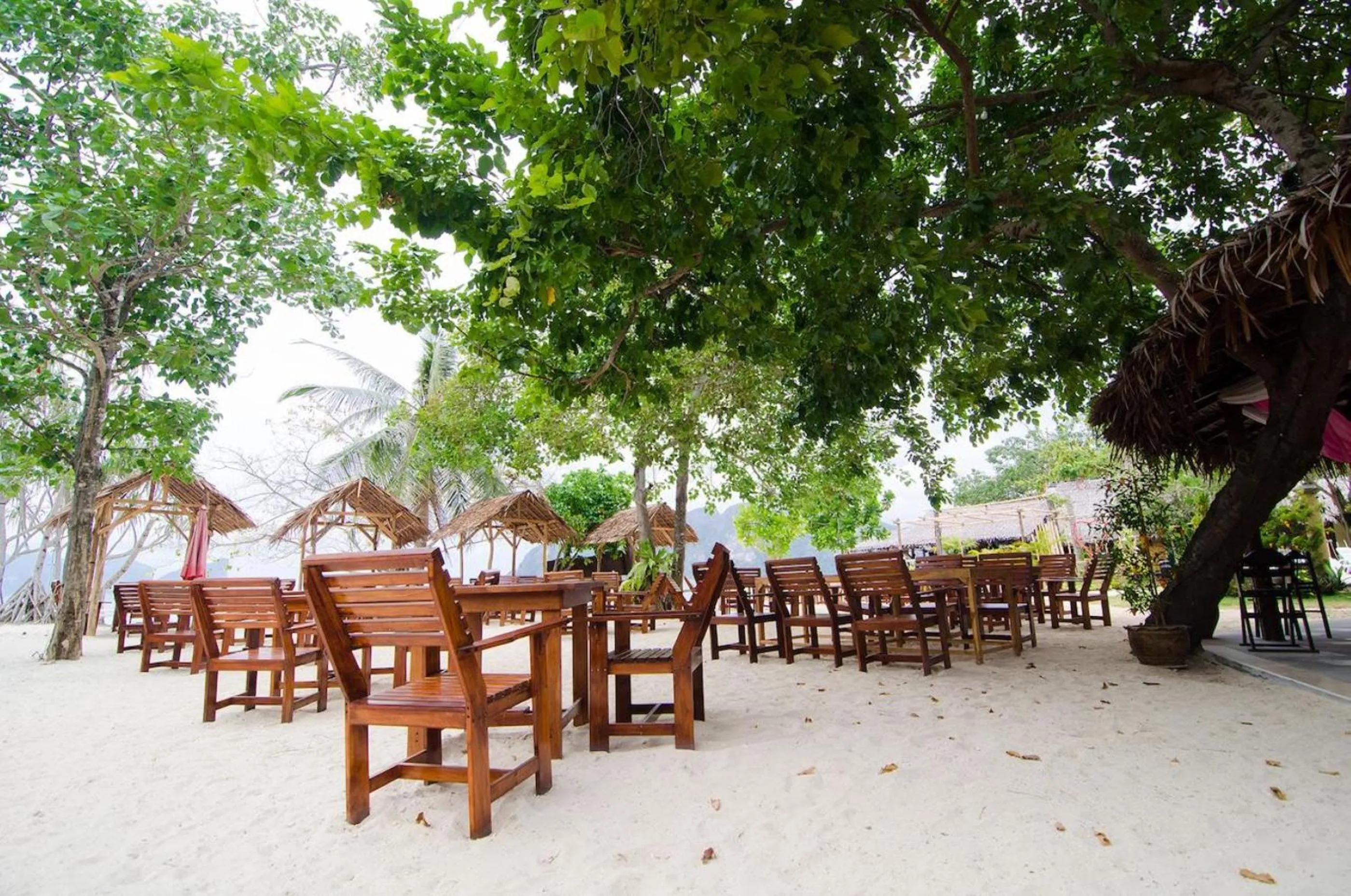 Restaurant/places to eat in Phi Phi The Beach Resort