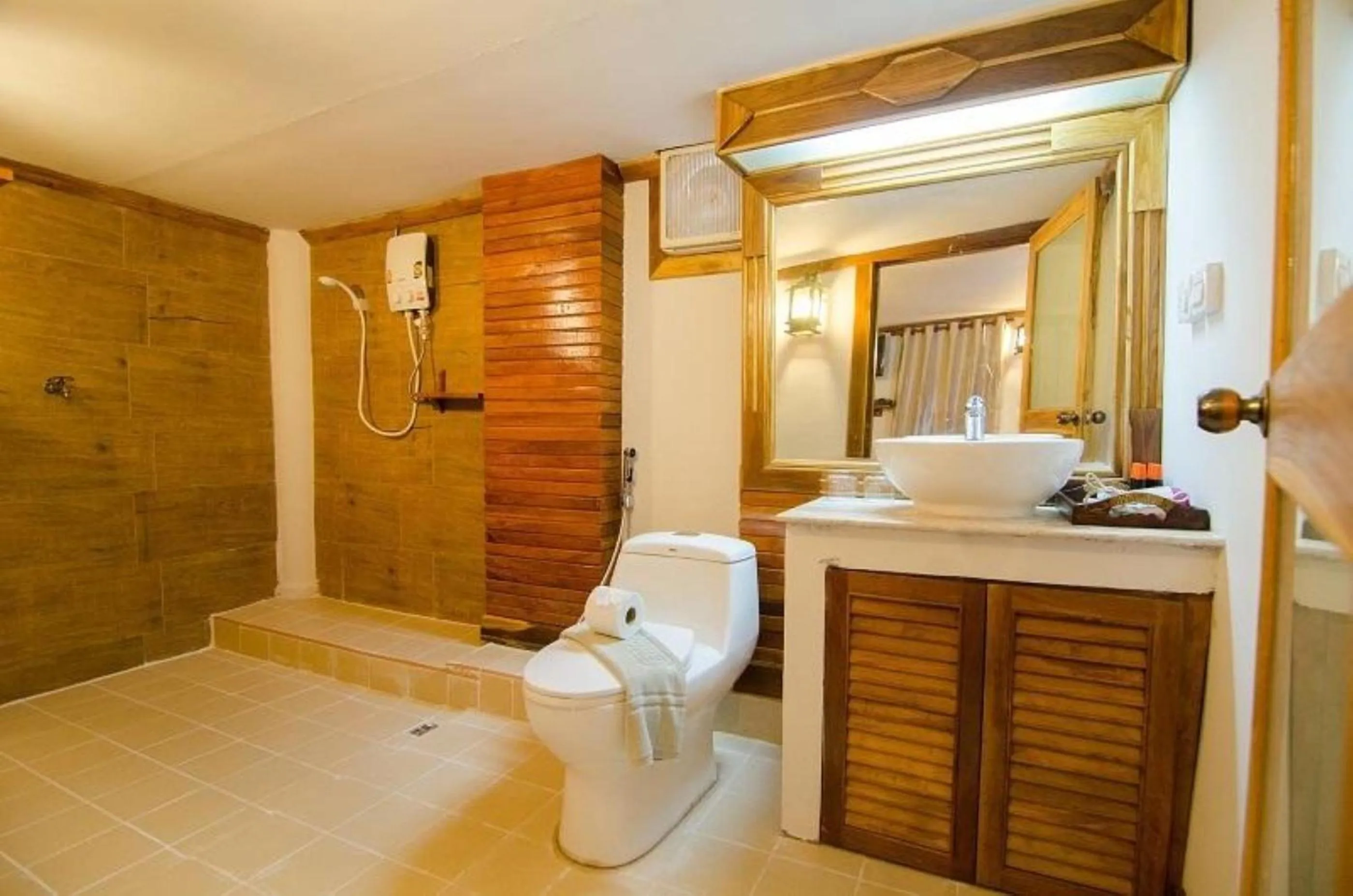Bathroom in Phi Phi The Beach Resort