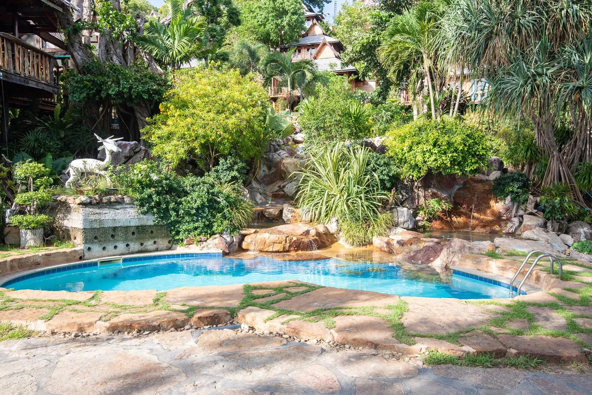 Swimming pool in Phi Phi The Beach Resort