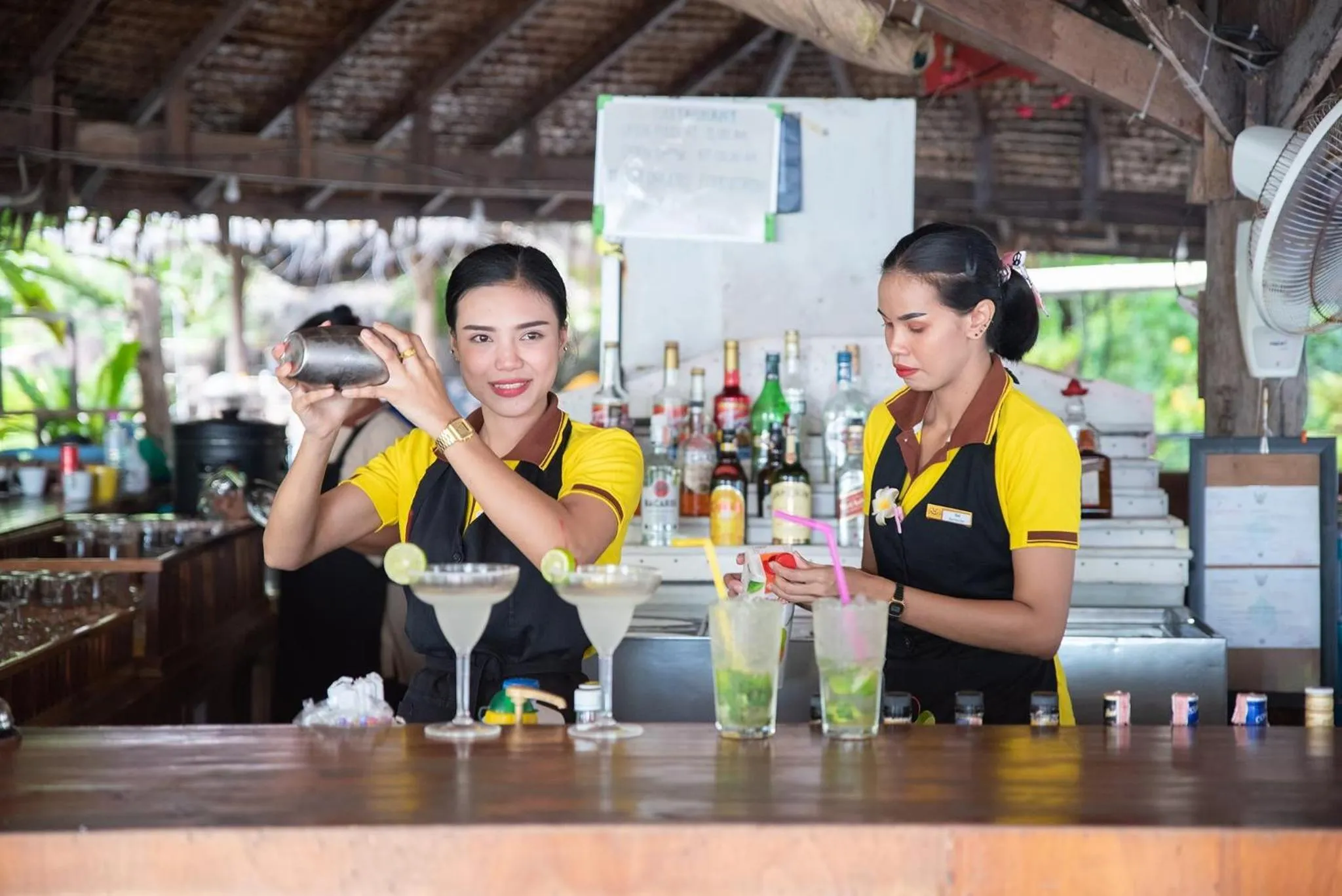 Lounge or bar in Phi Phi The Beach Resort