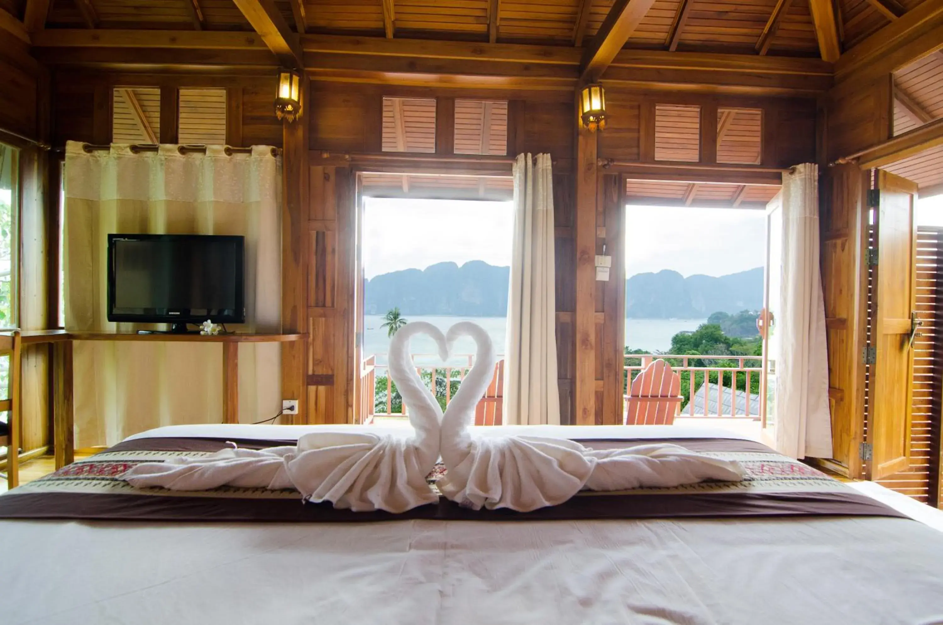 Sea view, Bed in Phi Phi The Beach Resort Sea view, Bed in Phi Phi The Beach Resort