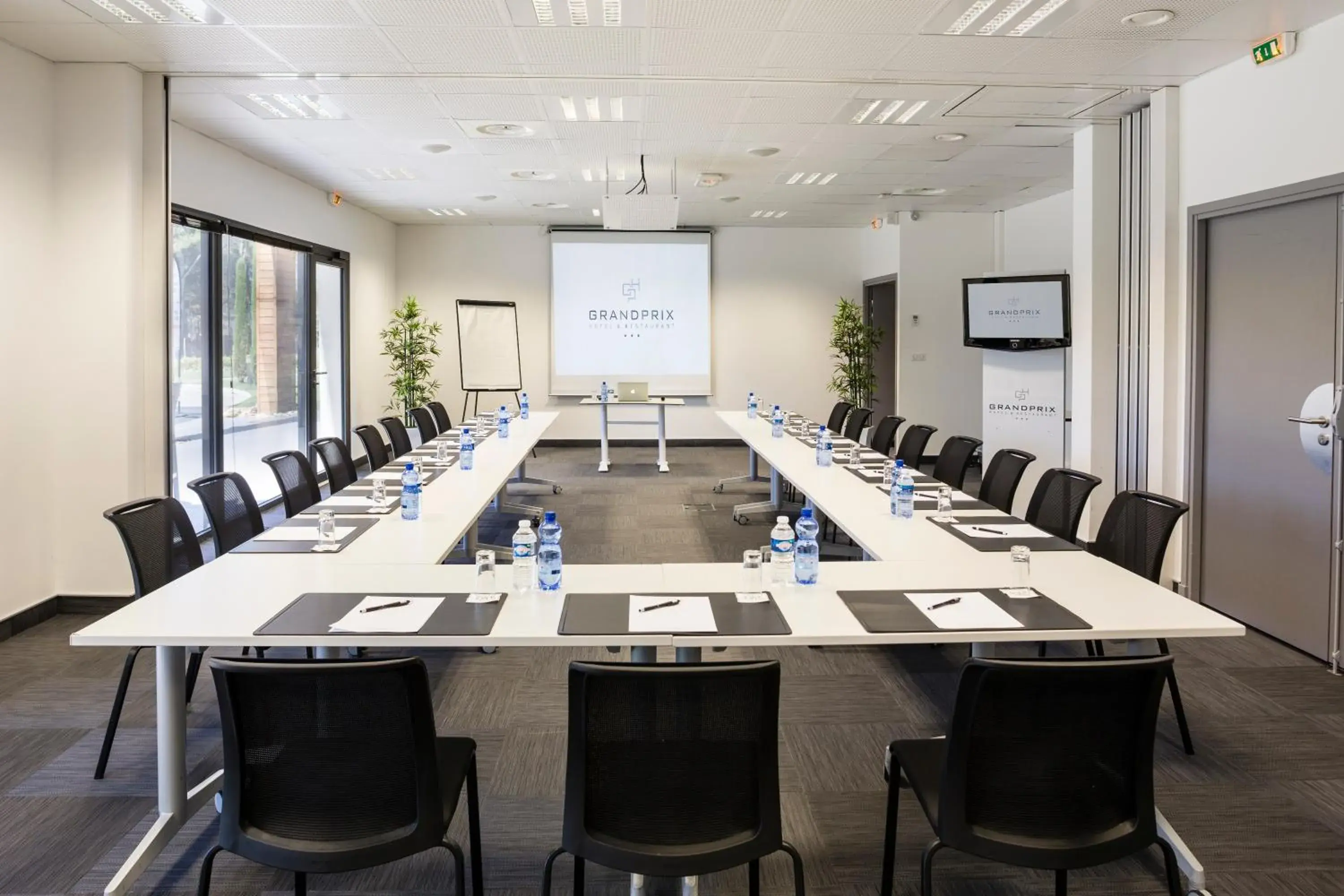 Meeting/conference room, Business Area/Conference Room in Grand Prix Hôtel & Restaurant