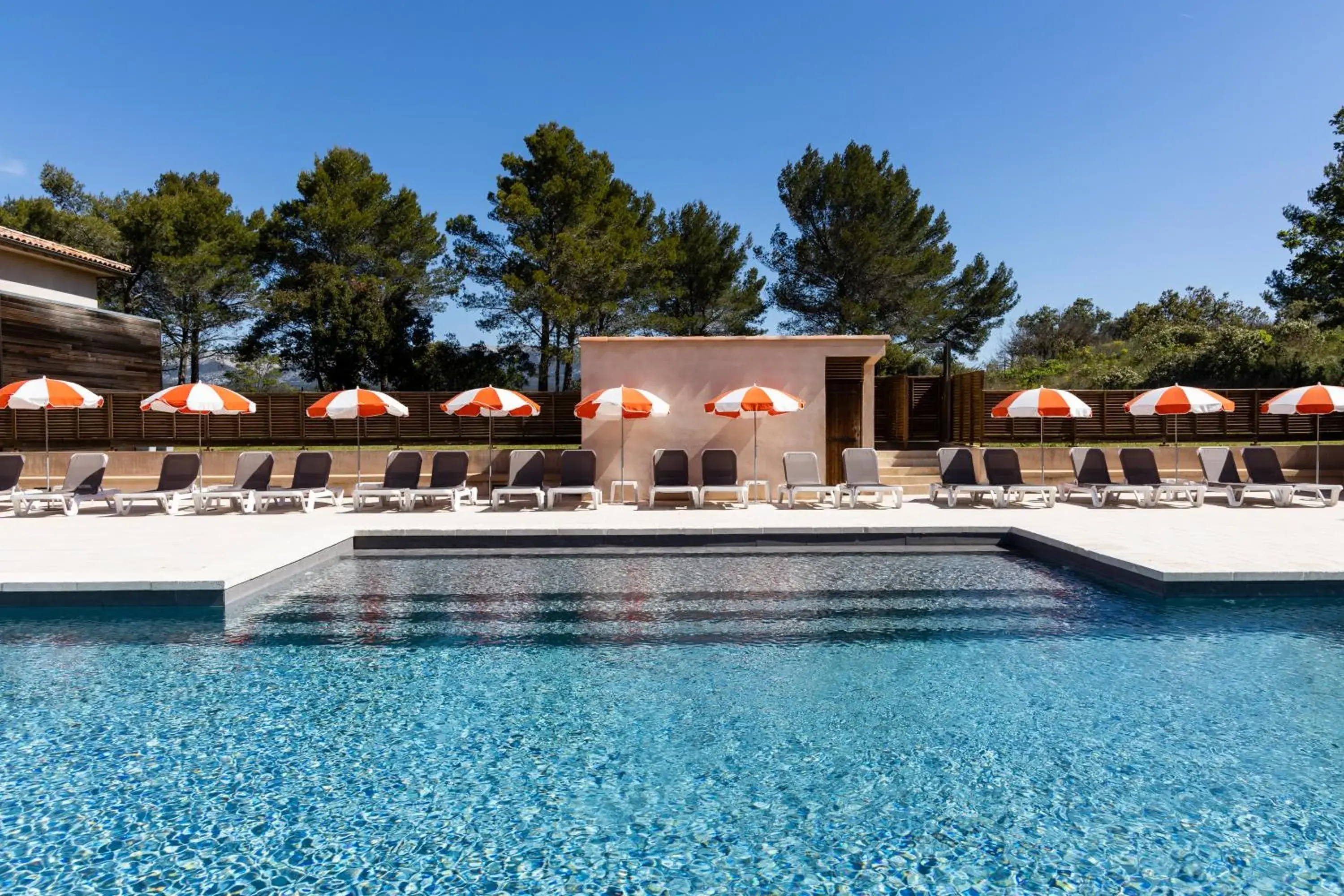 Swimming Pool in Grand Prix Hôtel & Restaurant