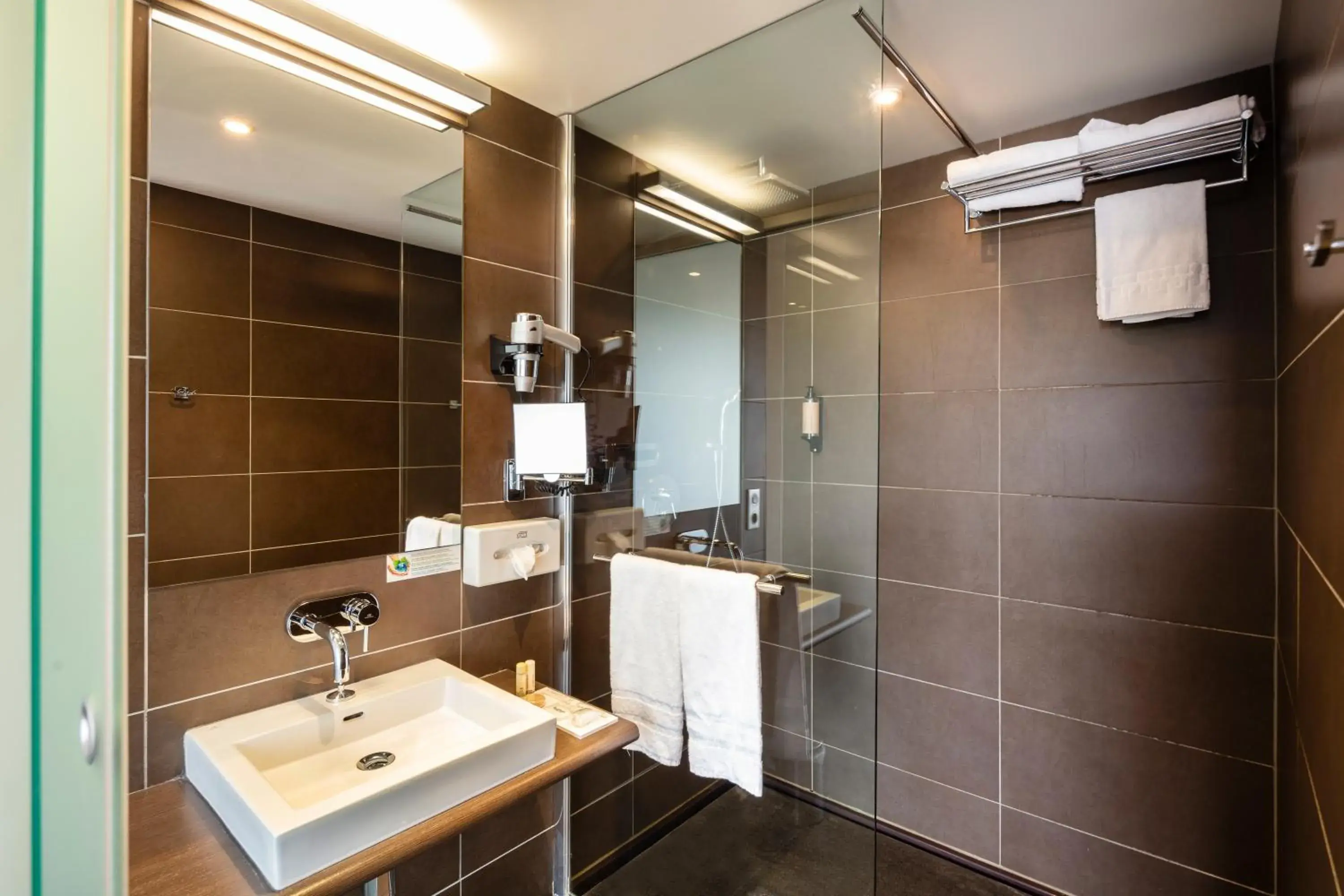 Bathroom in Grand Prix Hôtel & Restaurant