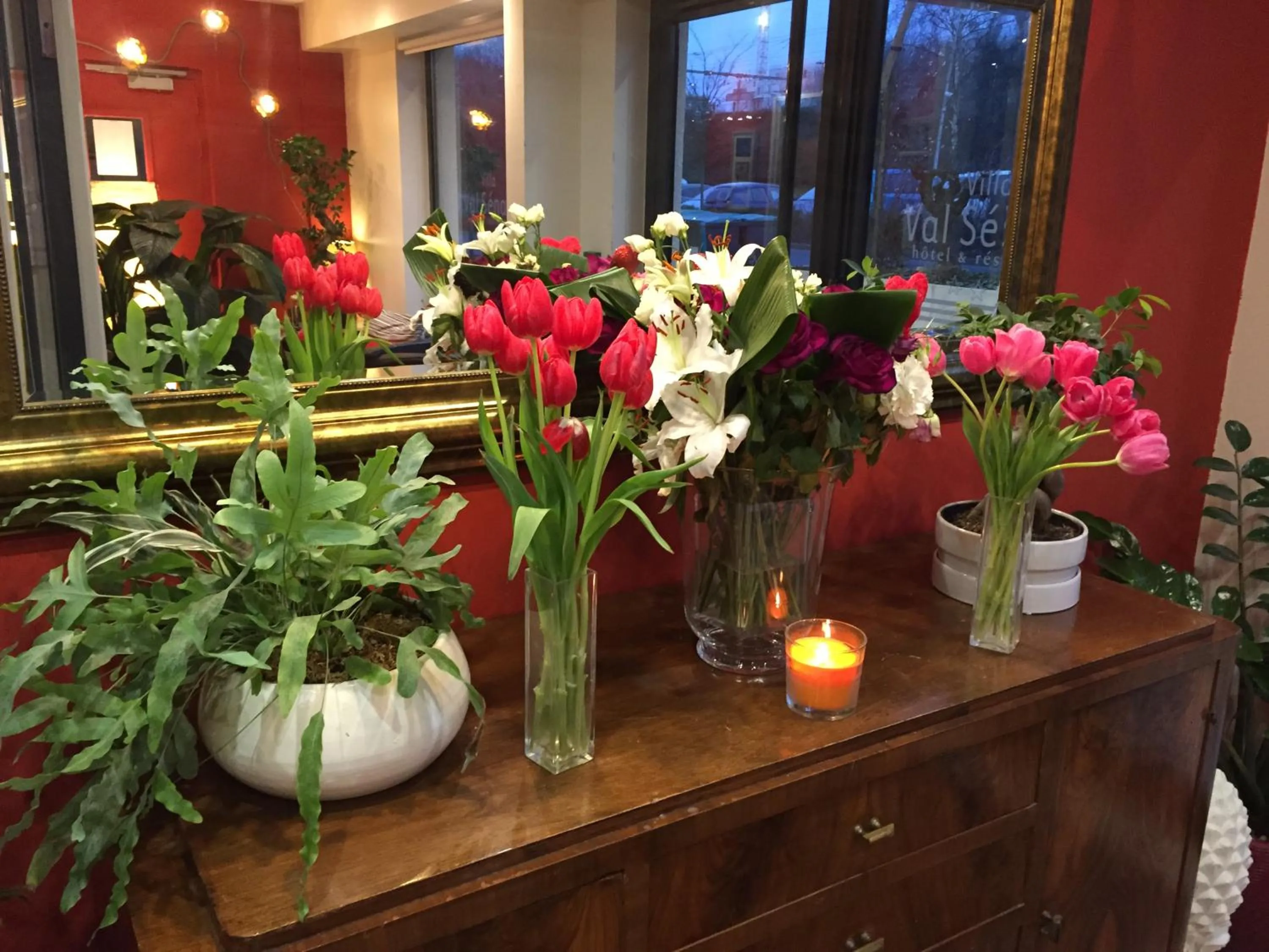 Decorative detail in Villa Val Senart 1ere Avenue