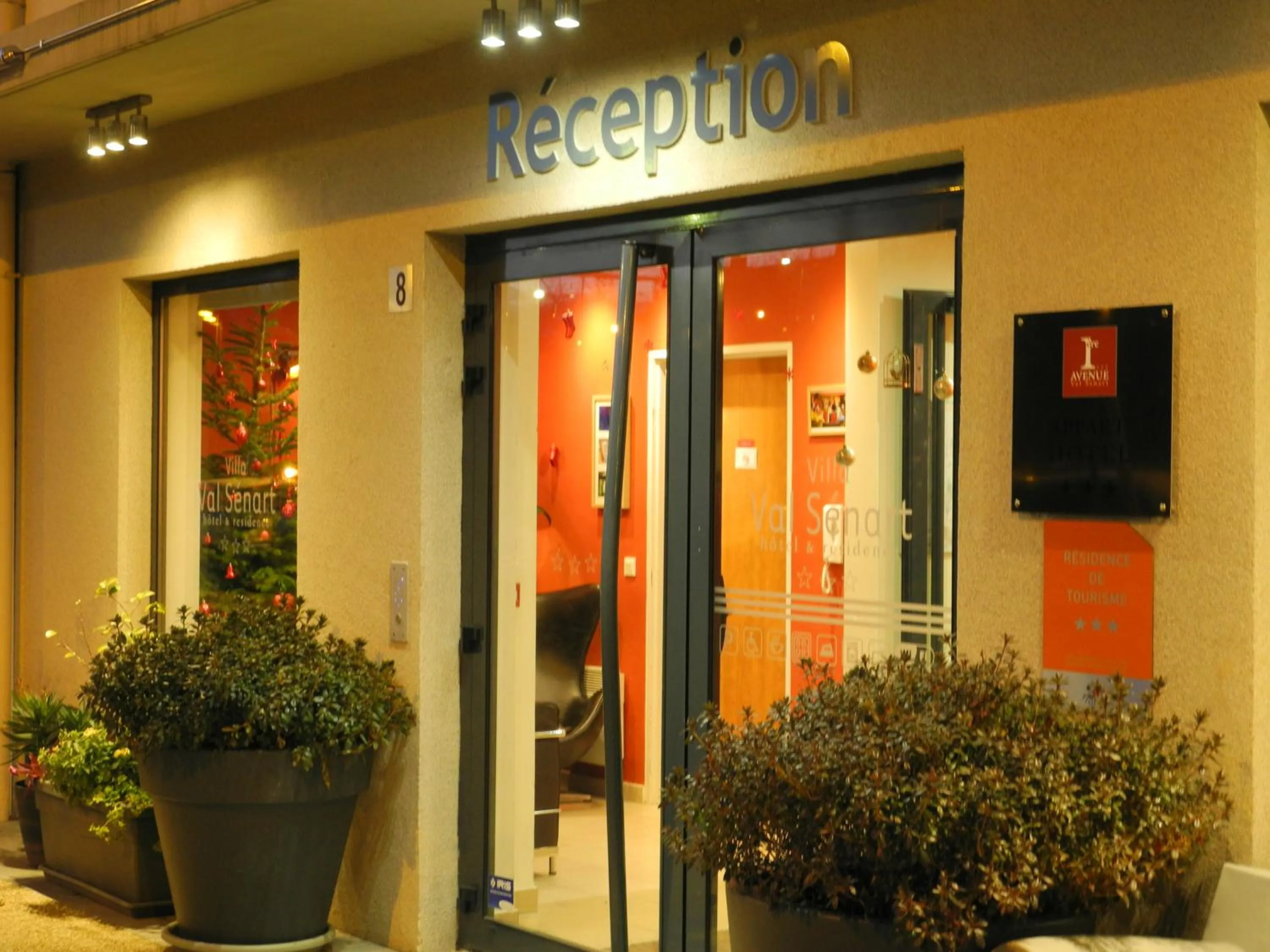 Facade/entrance in Villa Val Senart 1ere Avenue