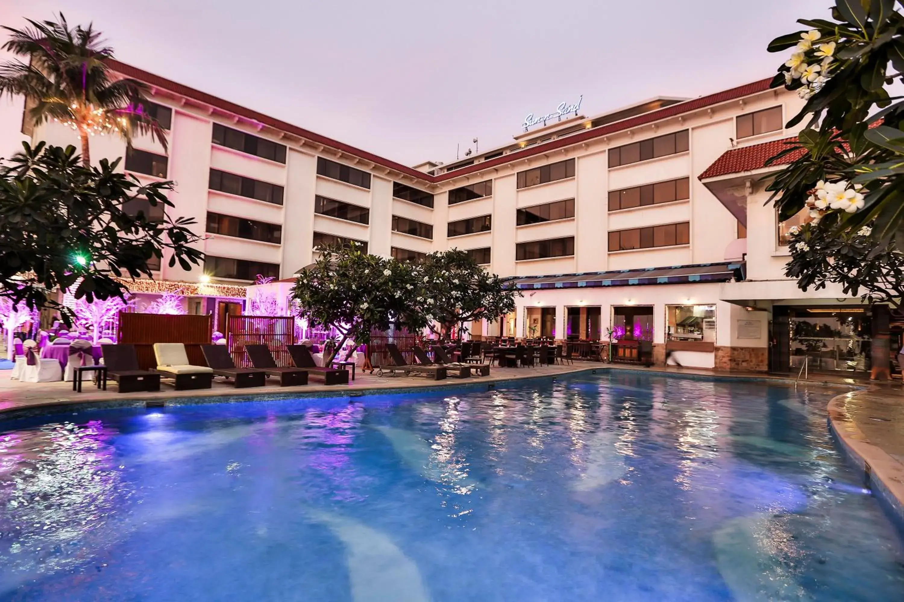 Property building in Sun-n-Sand Mumbai Juhu Beach Property building in Sun-n-Sand Mumbai Juhu Beach