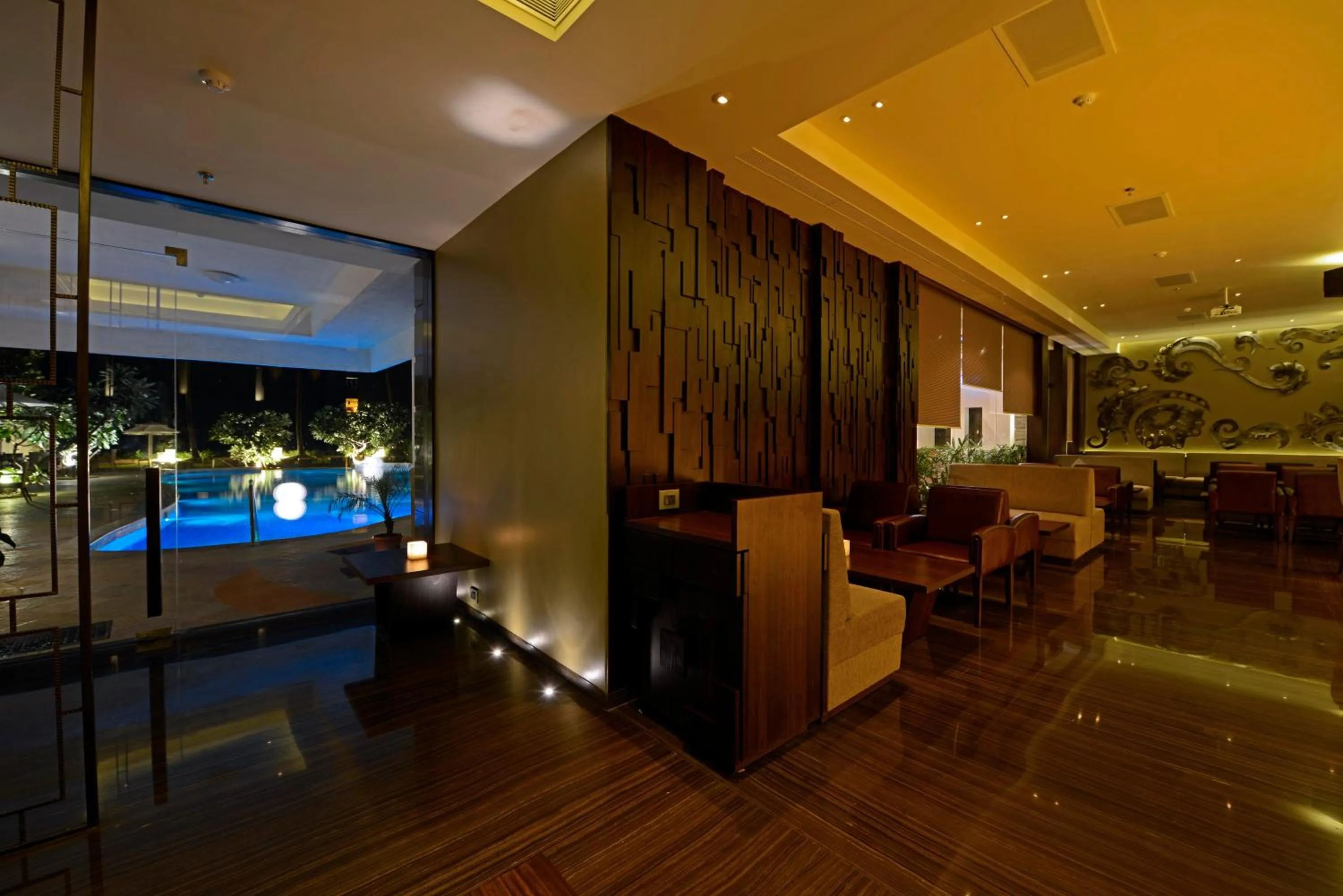 Lounge or bar in Sun-n-Sand Mumbai Juhu Beach