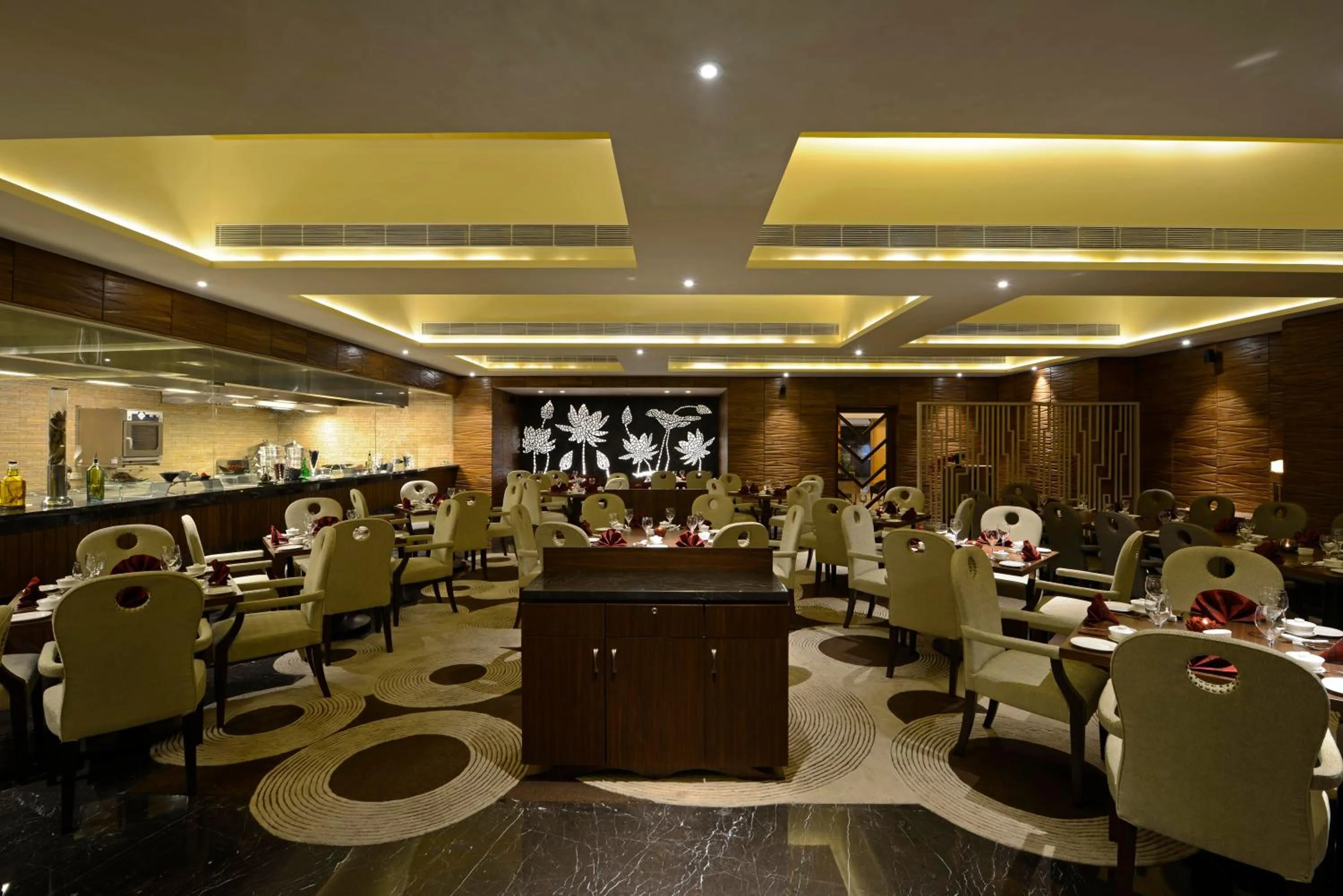 Restaurant/places to eat in Sun-n-Sand Mumbai Juhu Beach