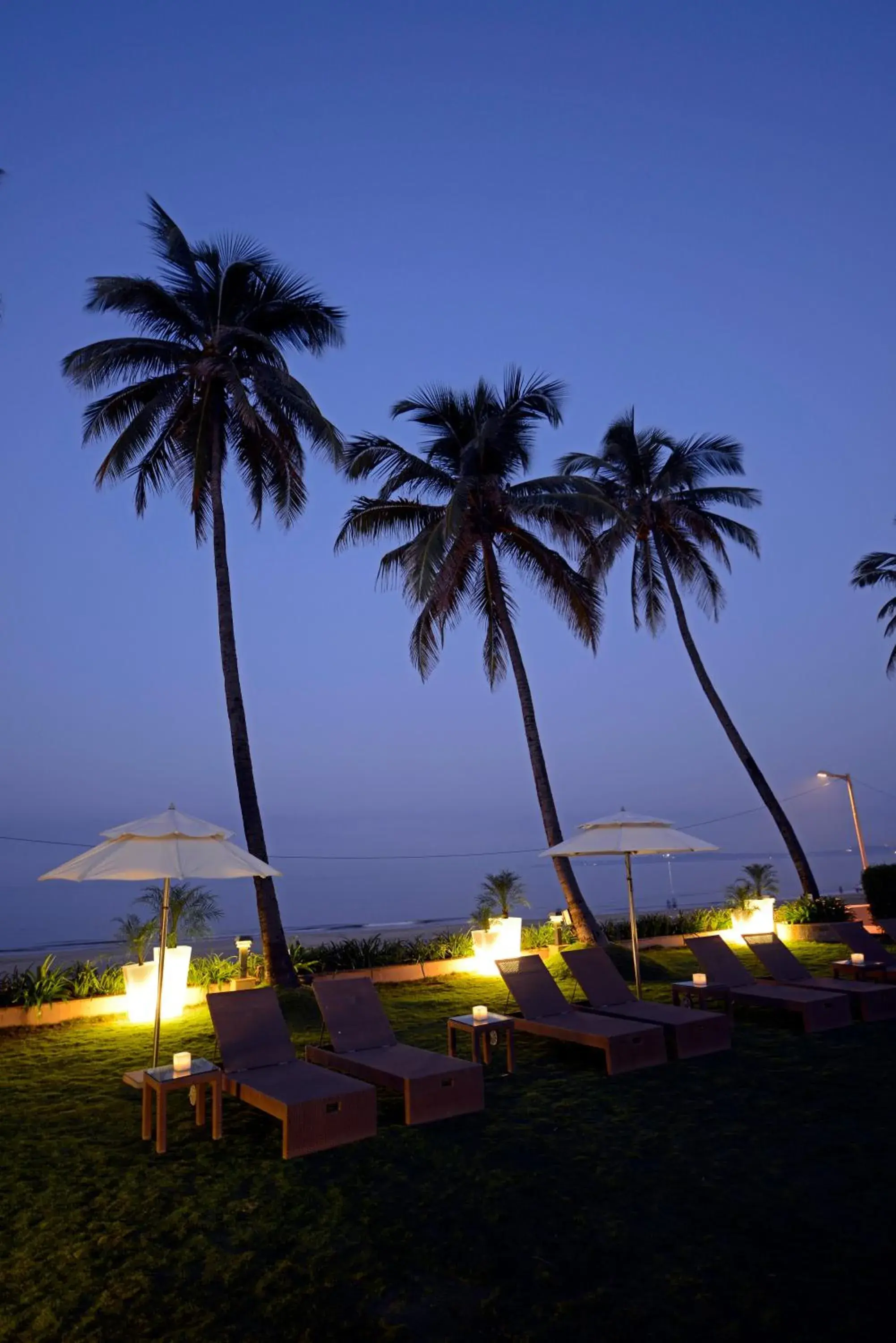Swimming pool in Sun-n-Sand Mumbai Juhu Beach Swimming pool in Sun-n-Sand Mumbai Juhu Beach