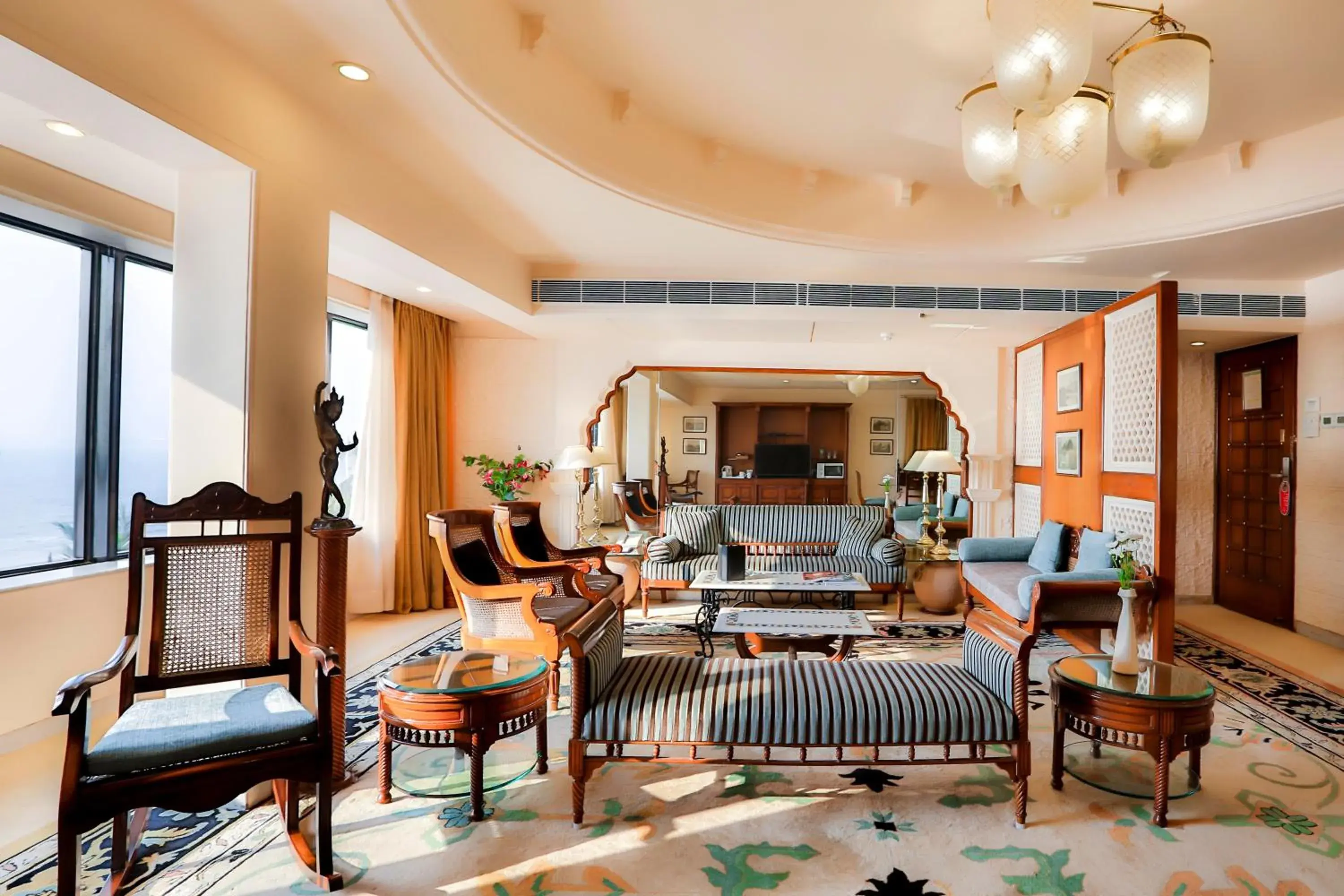 Living room in Sun-n-Sand Mumbai Juhu Beach Living room in Sun-n-Sand Mumbai Juhu Beach