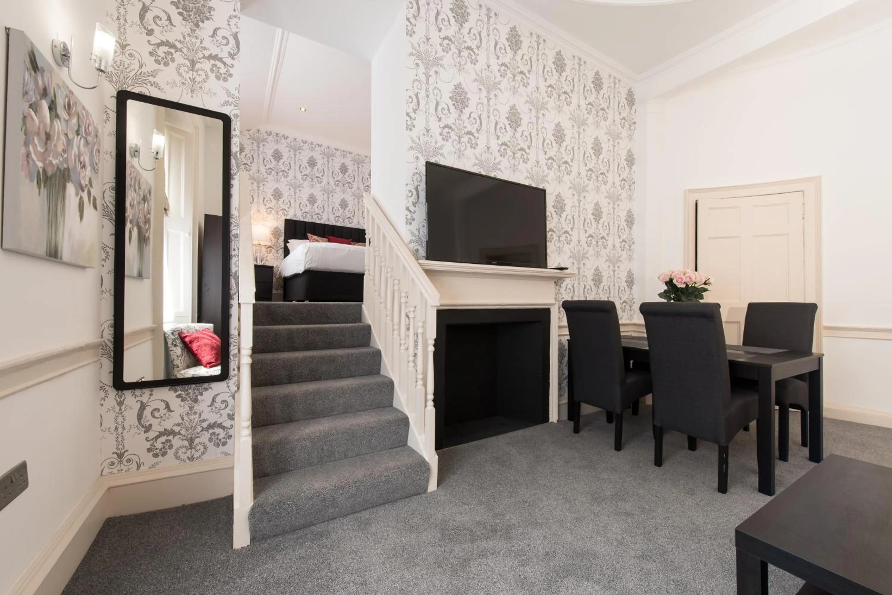 Royal Princes Suites