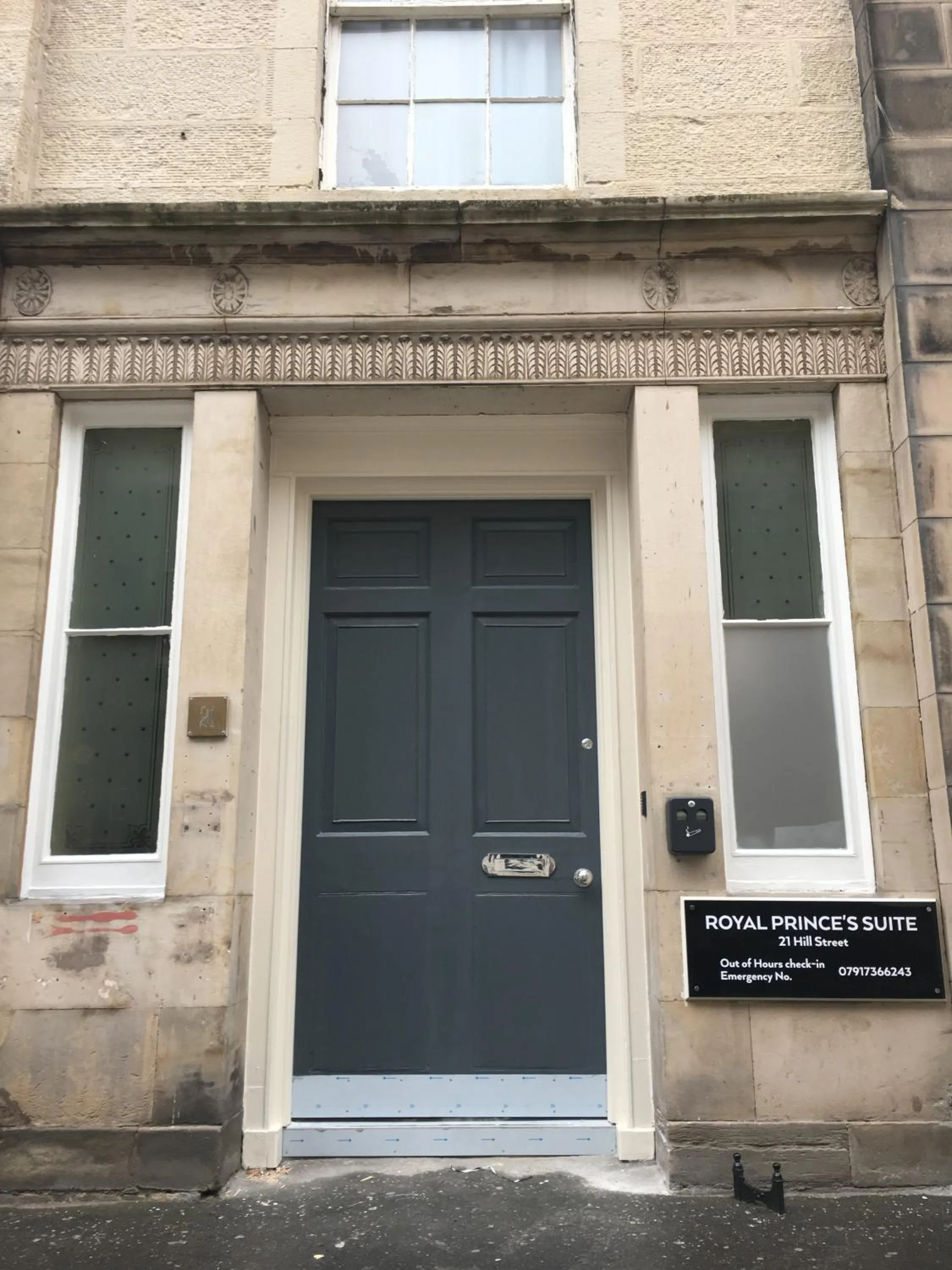 Facade/entrance in Royal Princes Suites