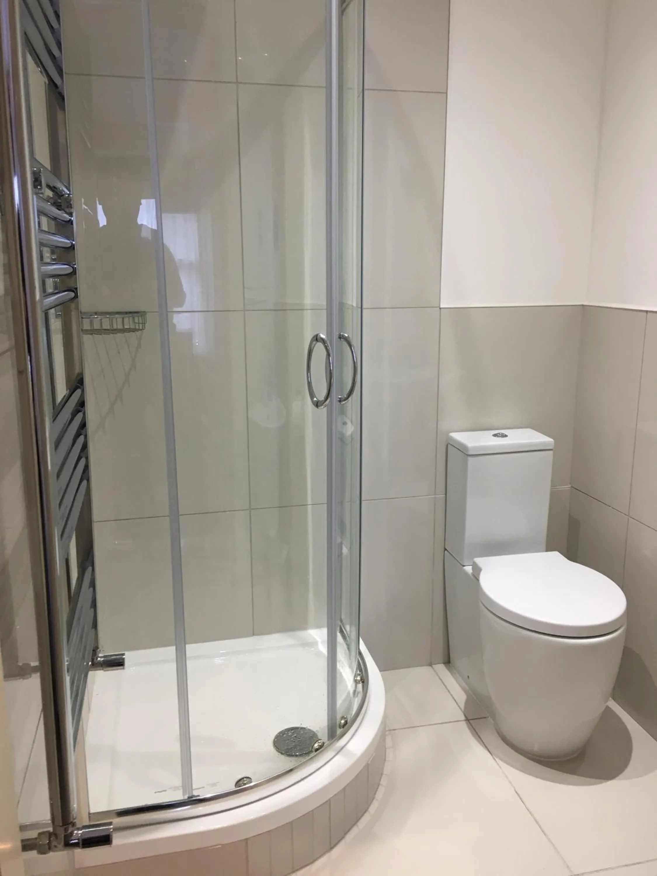 Shower in Royal Princes Suites