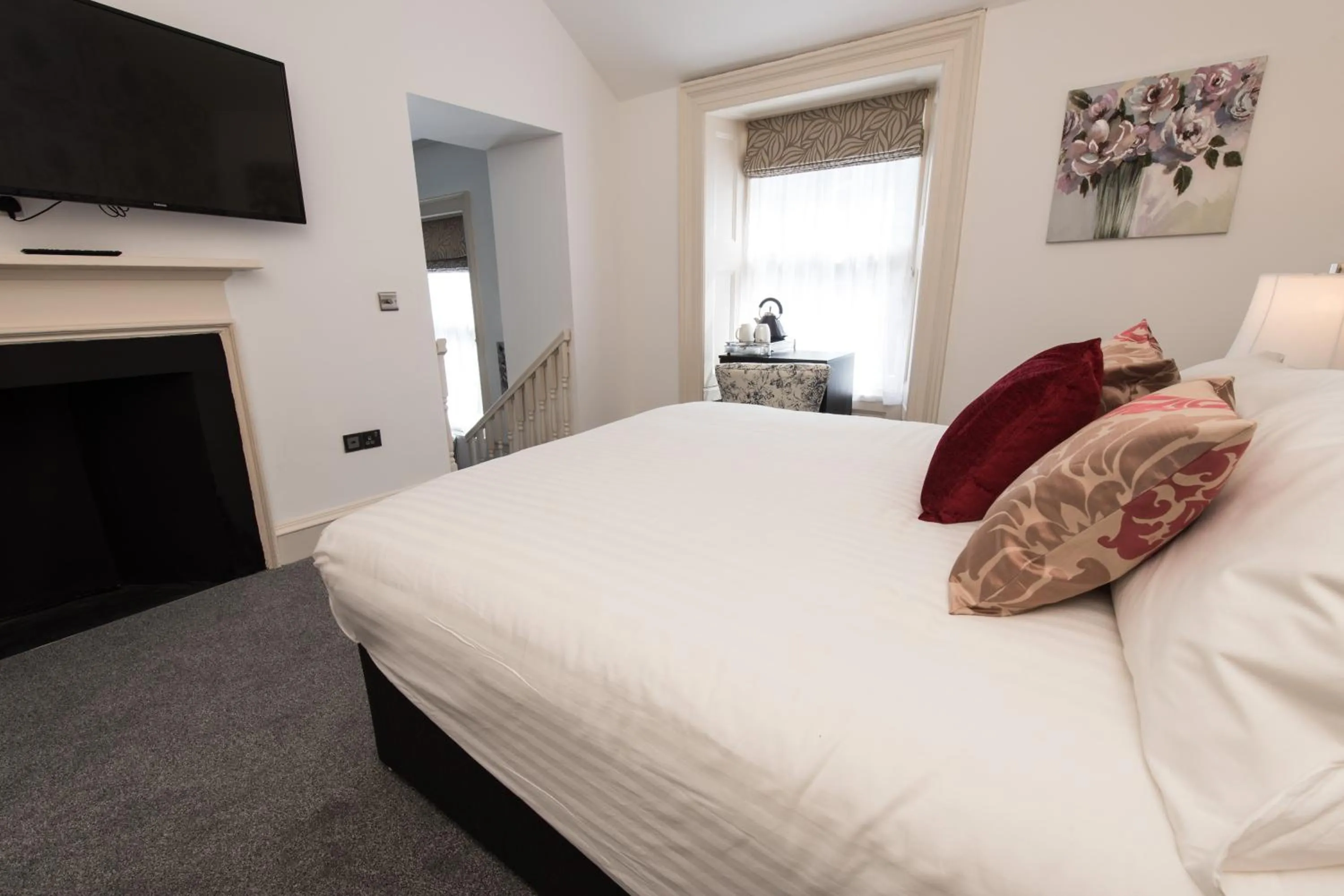 Bed in Royal Princes Suites