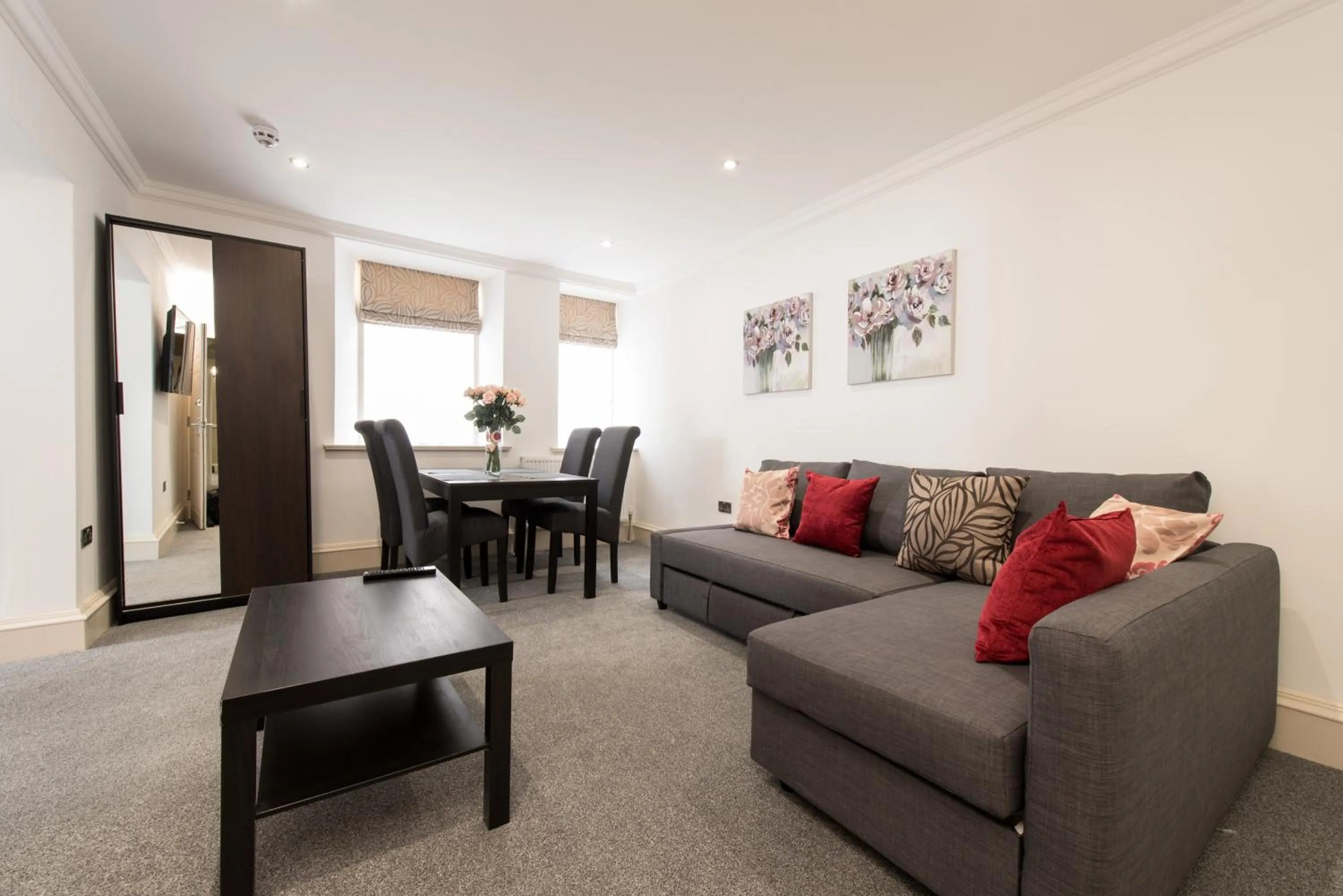 Living room in Royal Princes Suites