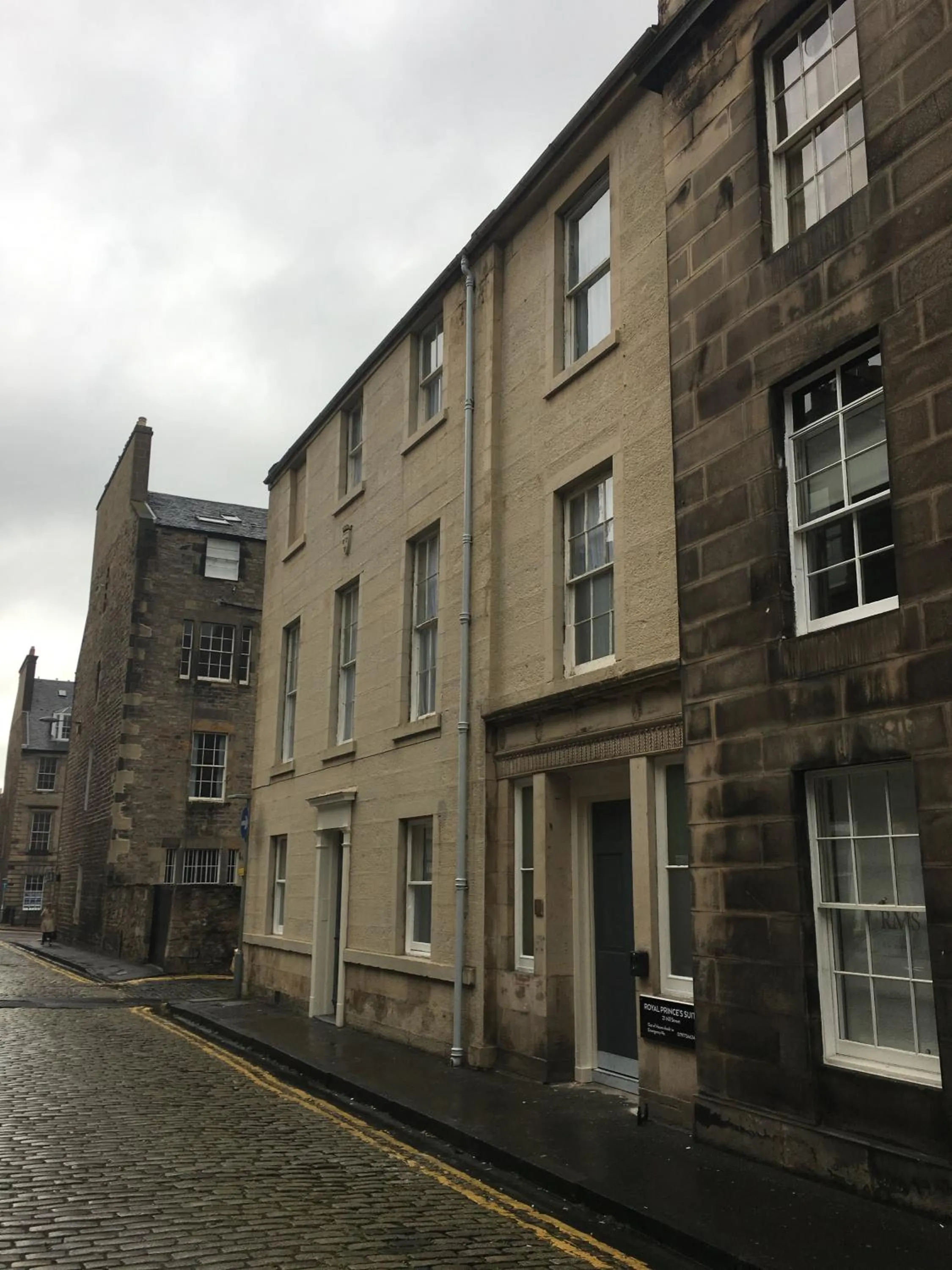 Neighbourhood in Royal Princes Suites