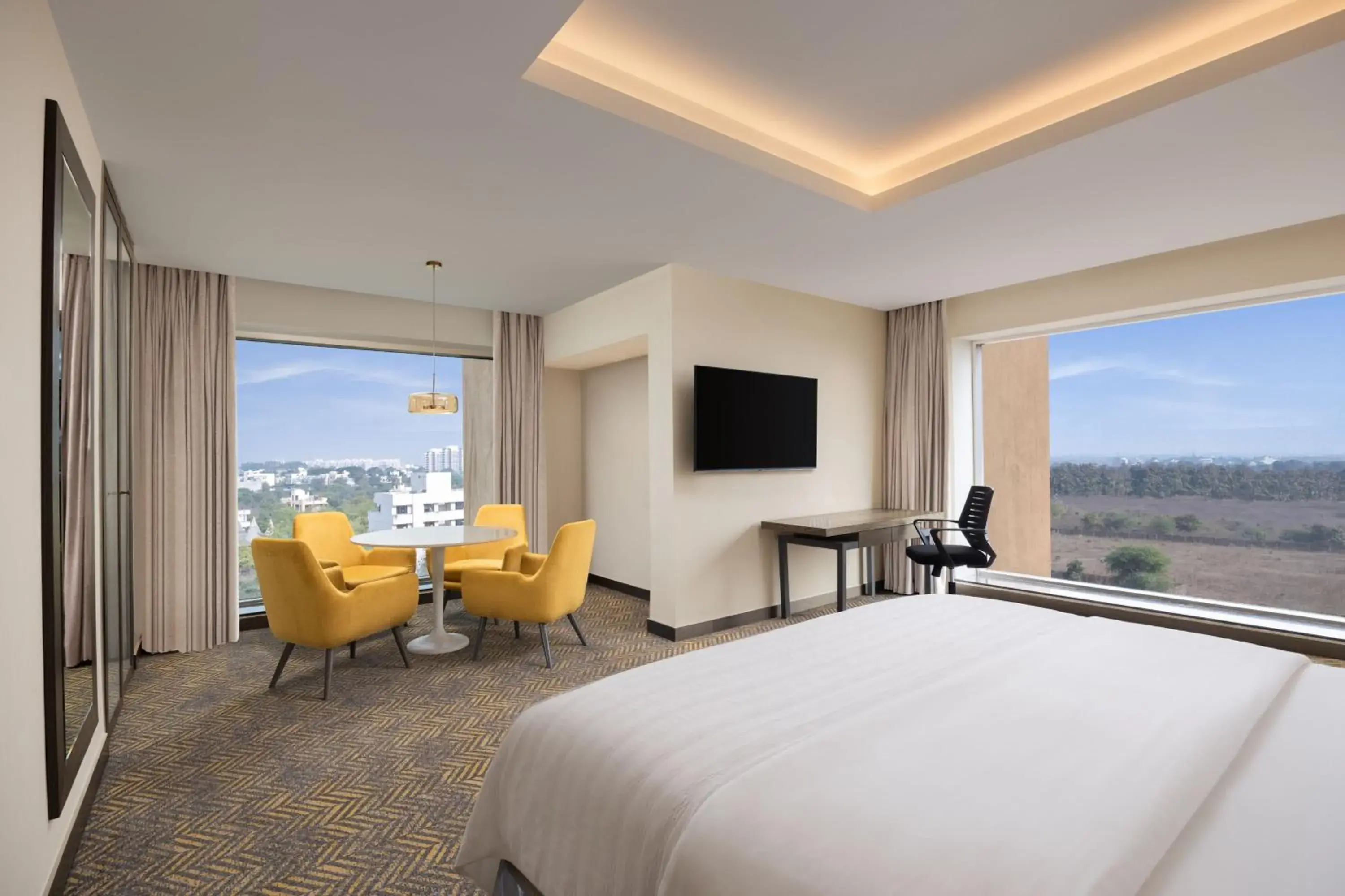 Superior King Room with City View - single occupancy - 9pm with complimentary in-house selection of liquor I 2 pints of beer and 2 pieces of laundry per day on non-cumulative basis - Club Lounge Access from 7pm in Le Meridien Nagpur Superior King Room with City View - single occupancy - 9pm with complimentary in-house selection of liquor I 2 pints of beer and 2 pieces of laundry per day on non-cumulative basis - Club Lounge Access from 7pm in Le Meridien Nagpur