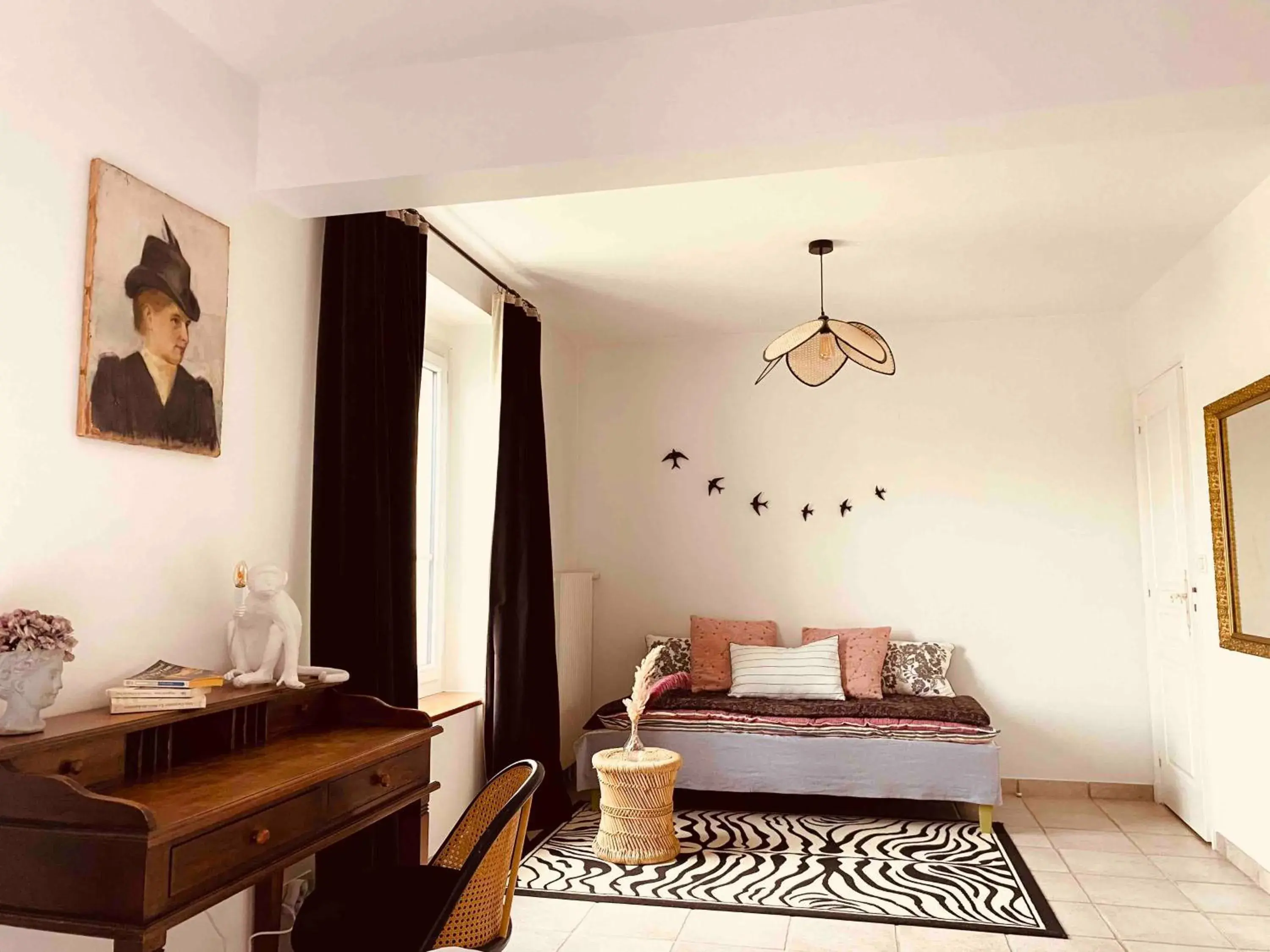 Deluxe Double Room with Bath in Le Moulin Du Port Deluxe Double Room with Bath in Le Moulin Du Port