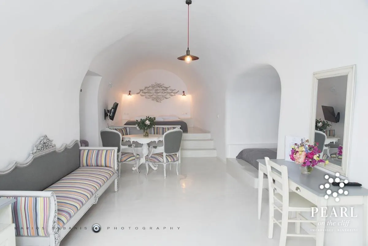 Property building in Pearl on the Cliff Hotel & Suites by Pearl Hotel Collection