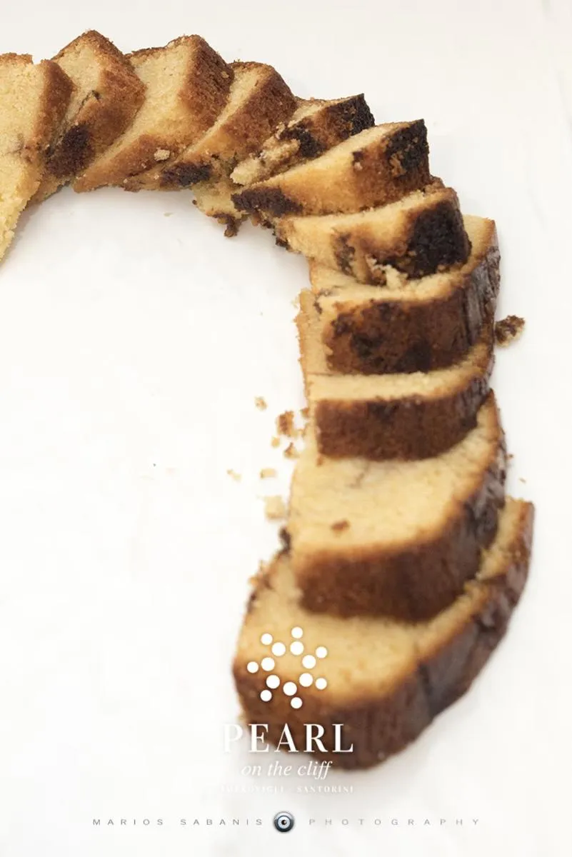 Buffet breakfast in Pearl on the Cliff Hotel & Suites by Pearl Hotel Collection