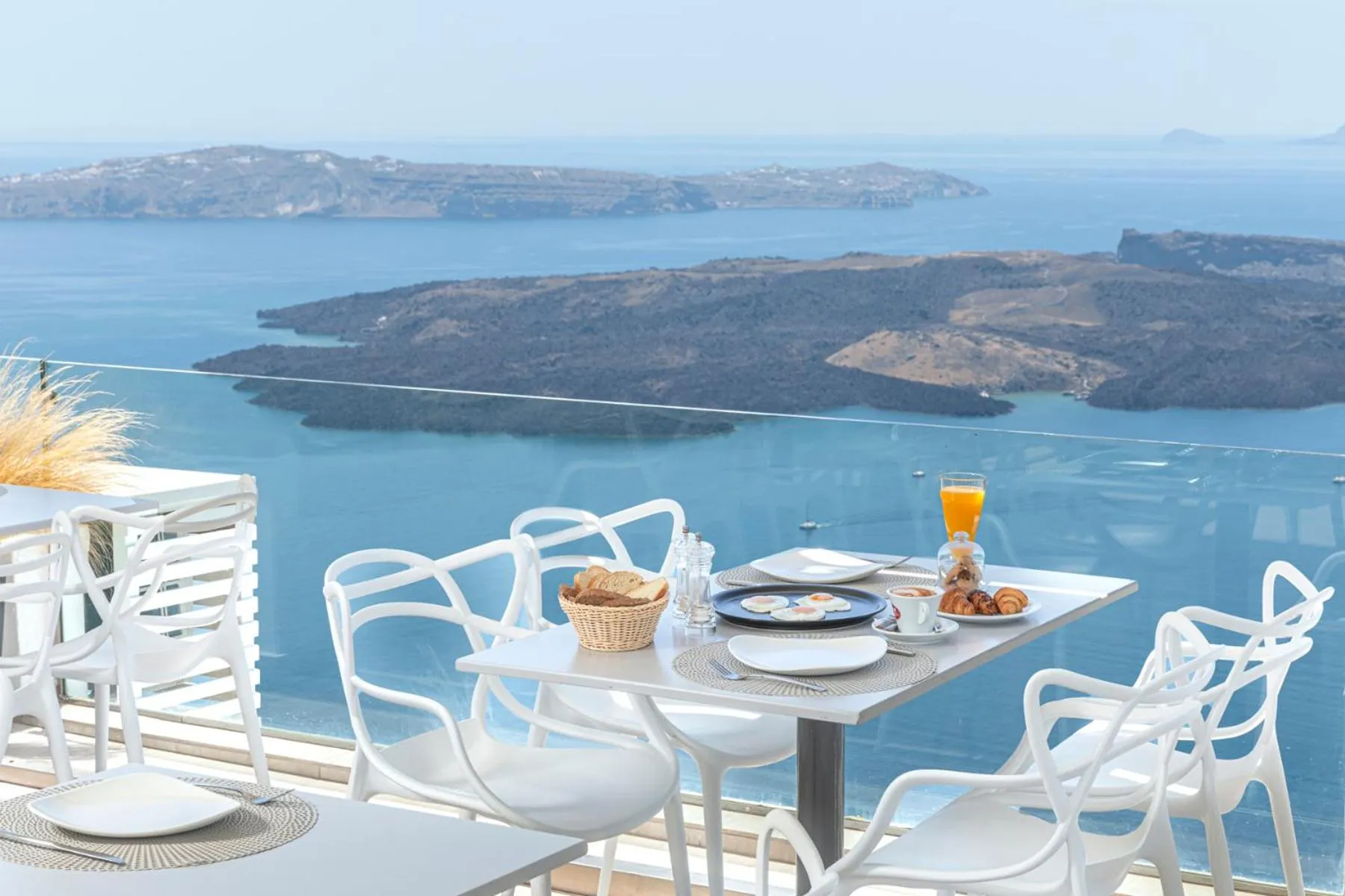 Restaurant/places to eat in Pearl on the Cliff Hotel & Suites by Pearl Hotel Collection