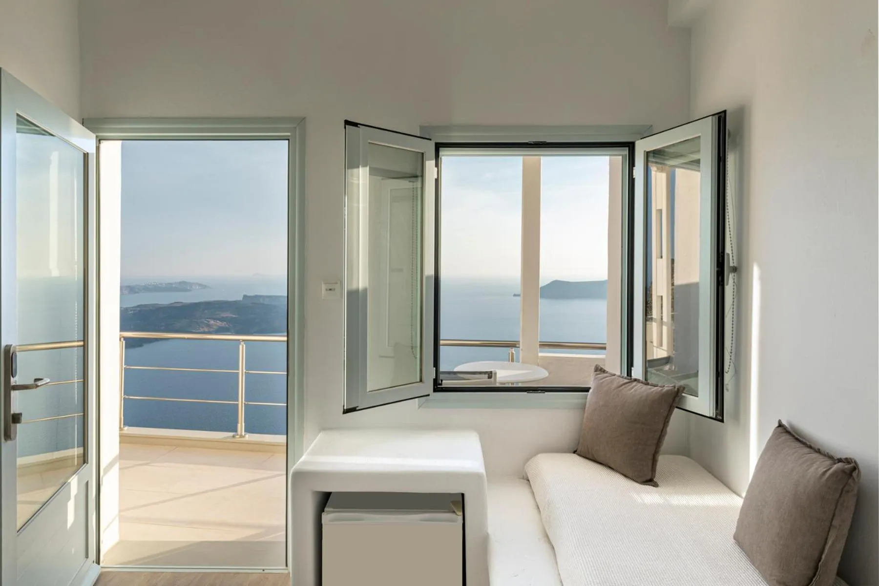 Balcony/Terrace in Pearl on the Cliff Hotel & Suites by Pearl Hotel Collection