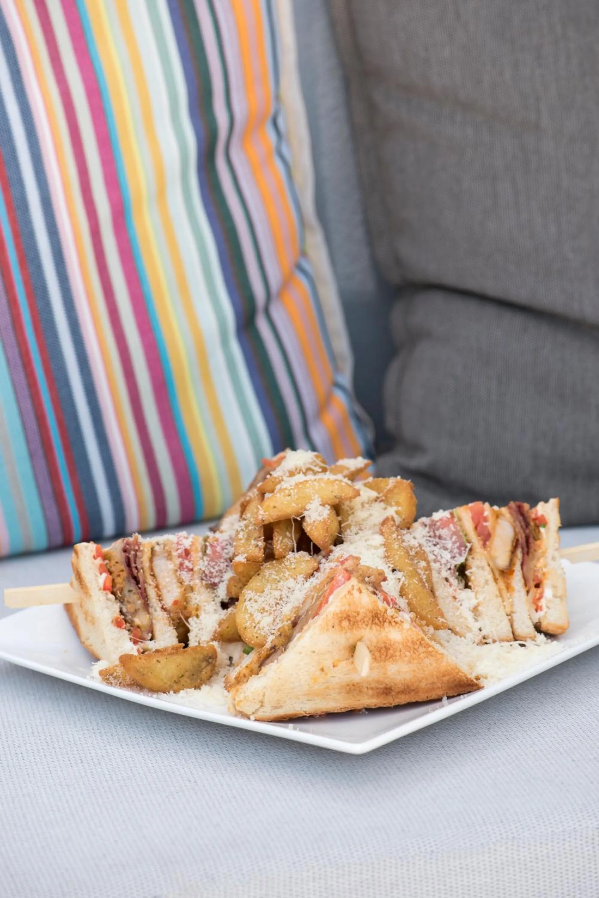 Food and drinks in Pearl on the Cliff Hotel & Suites by Pearl Hotel Collection