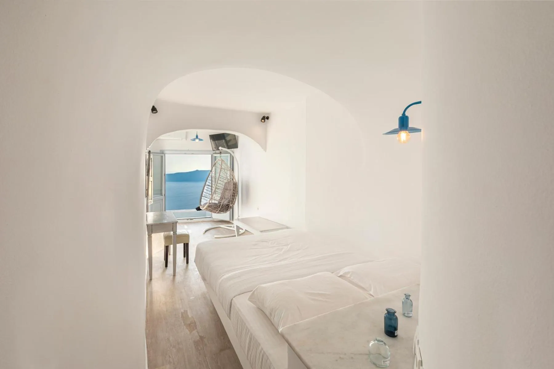 Bed in Pearl on the Cliff Hotel & Suites by Pearl Hotel Collection