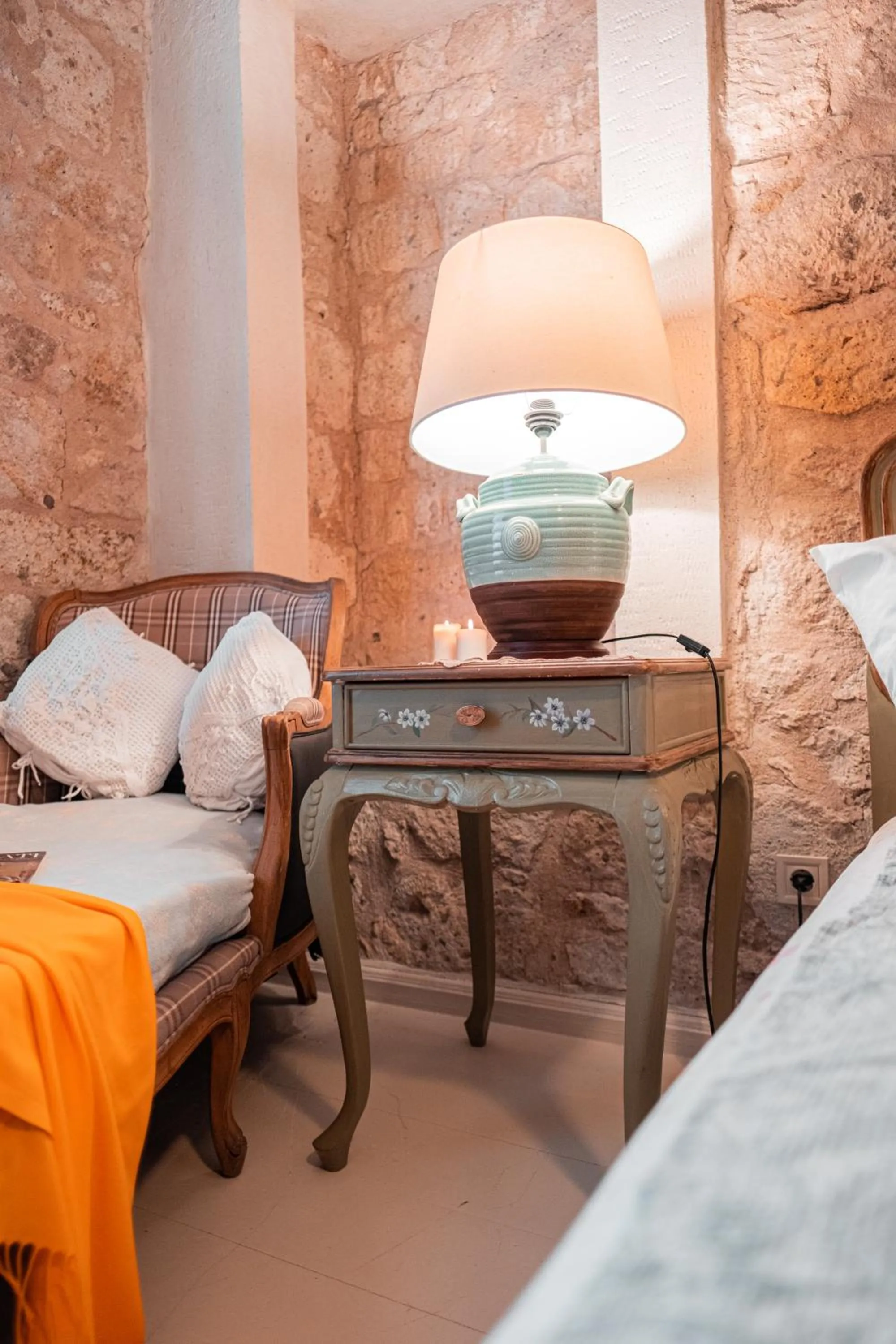 Decorative detail, Bed in Hoşça kal Alaçatı