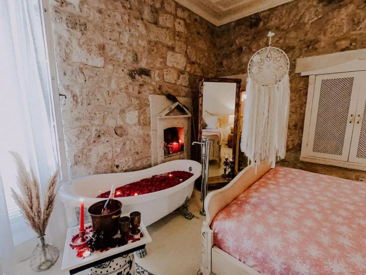 Bedroom, Bed in Hoşça kal Alaçatı