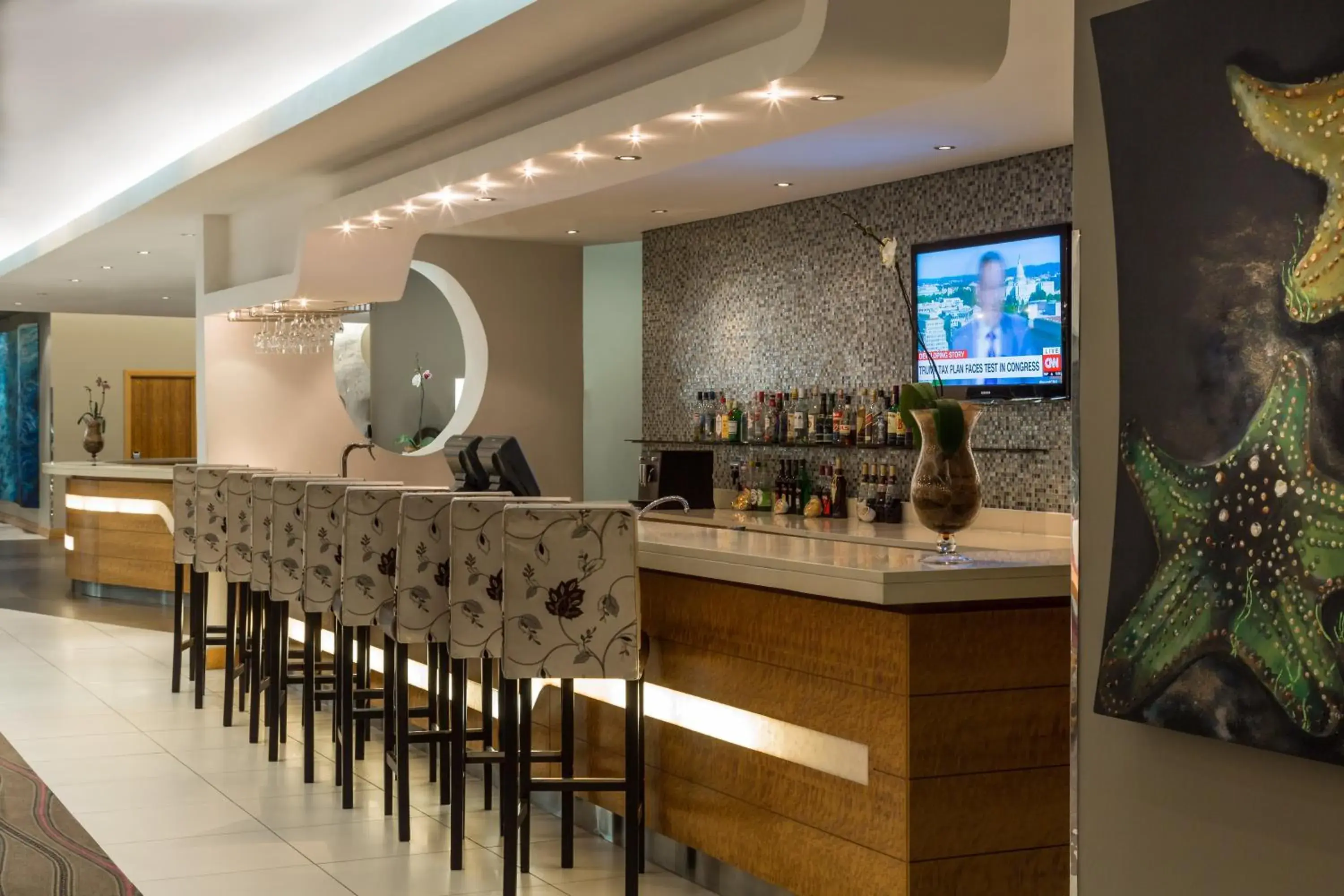 Lounge or bar in Holiday Inn Express Durban - Umhlanga by IHG Lounge or bar in Holiday Inn Express Durban - Umhlanga by IHG