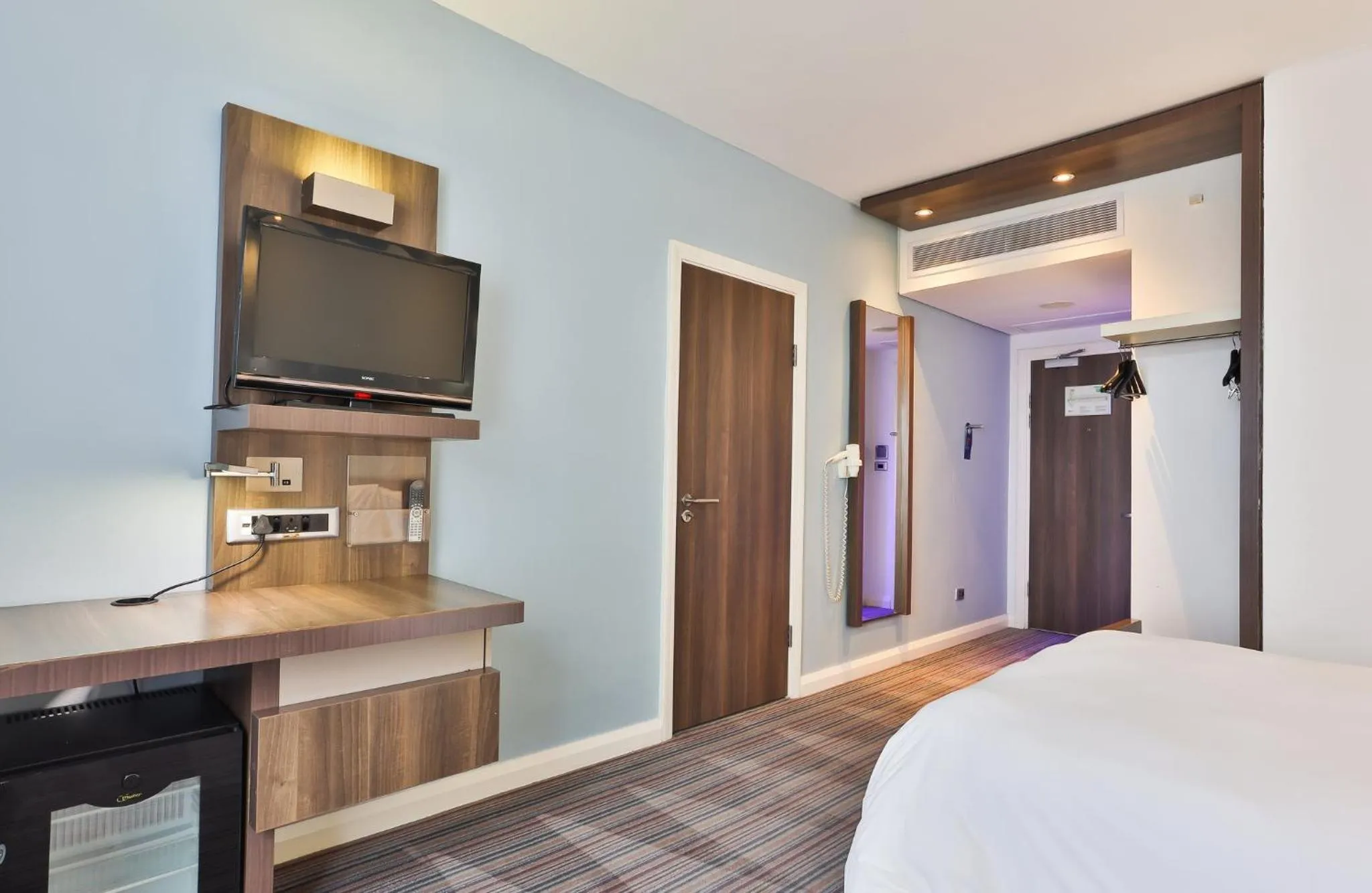 Photo of the whole room, Bed in Holiday Inn Express Durban - Umhlanga by IHG