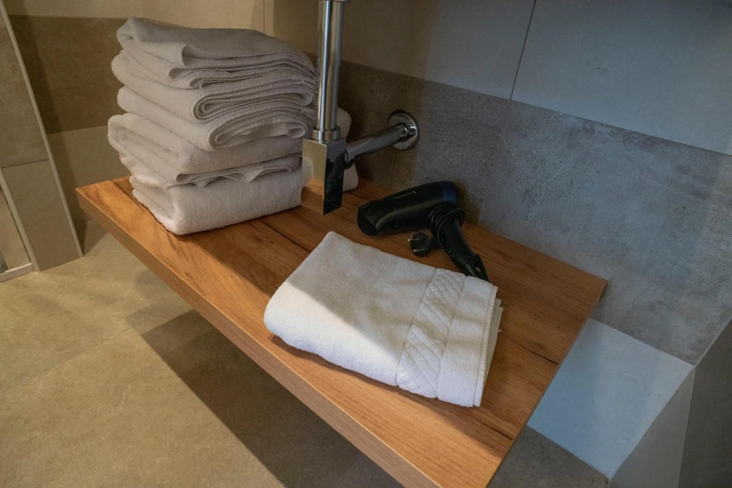 hair dryier in Petit Hotel