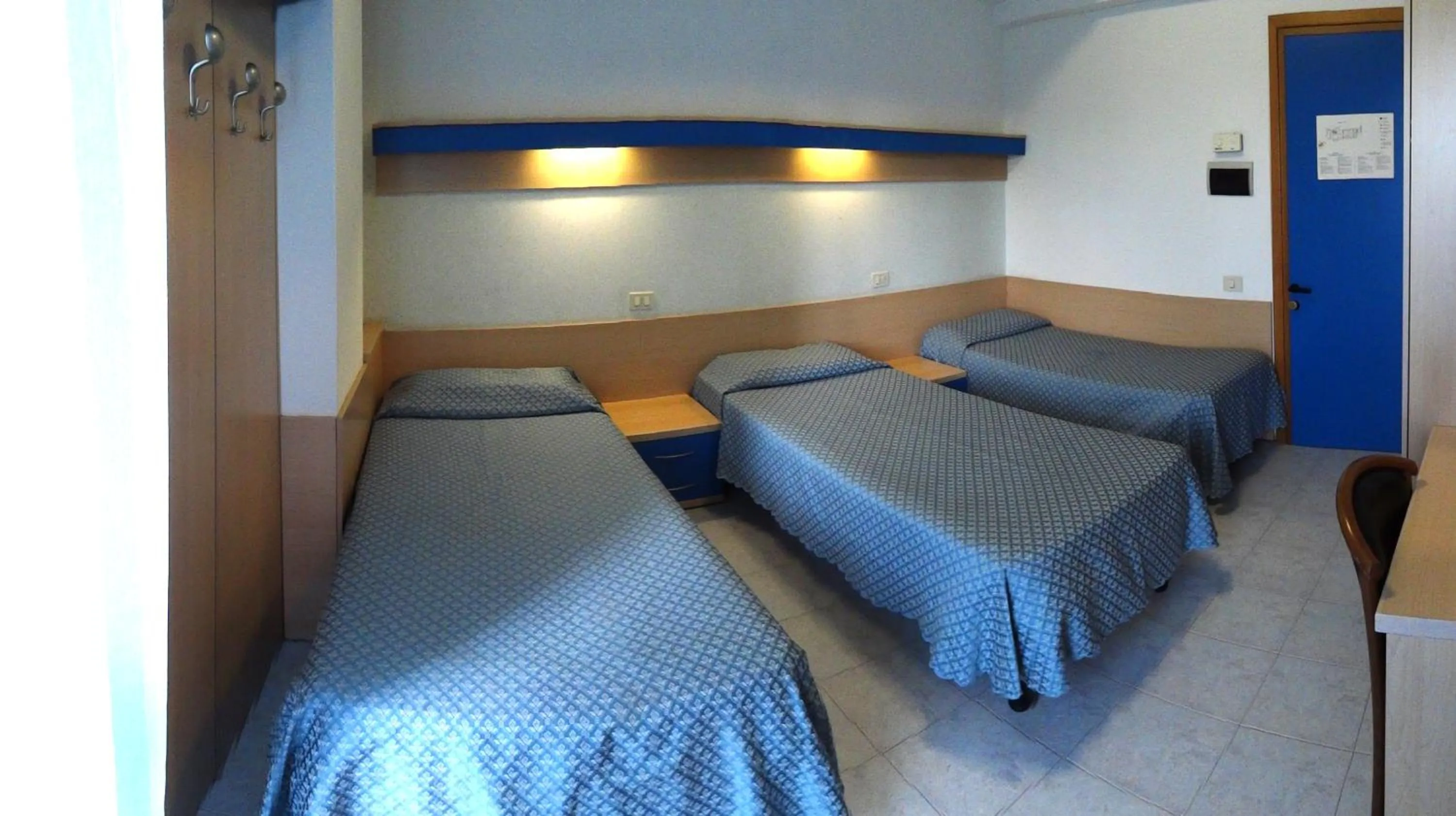 Photo of the whole room, Bed in Bella Italia Sport Village