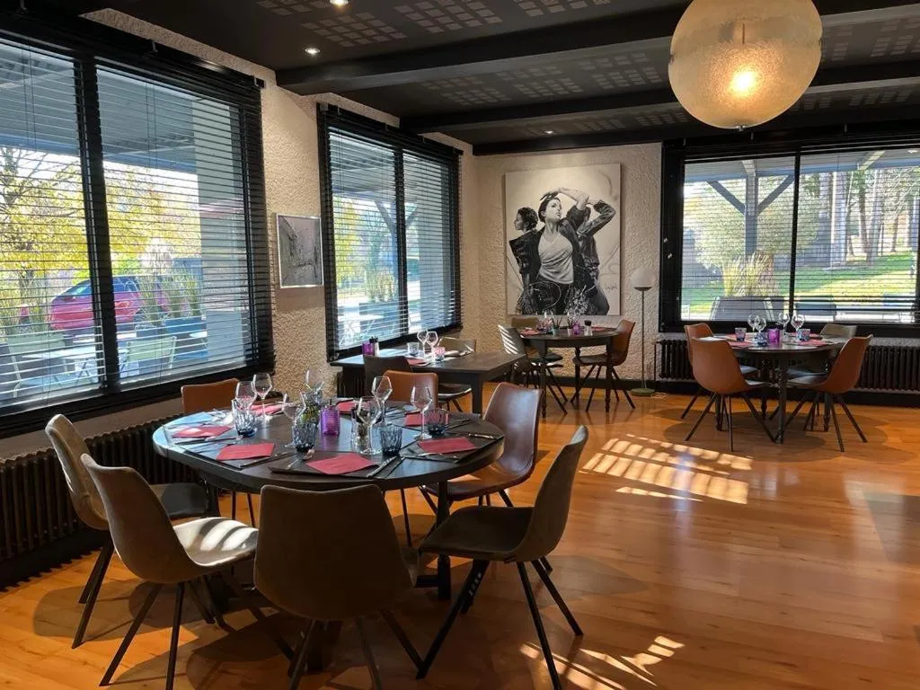 Hôtel Logis Restaurant La Fontaine