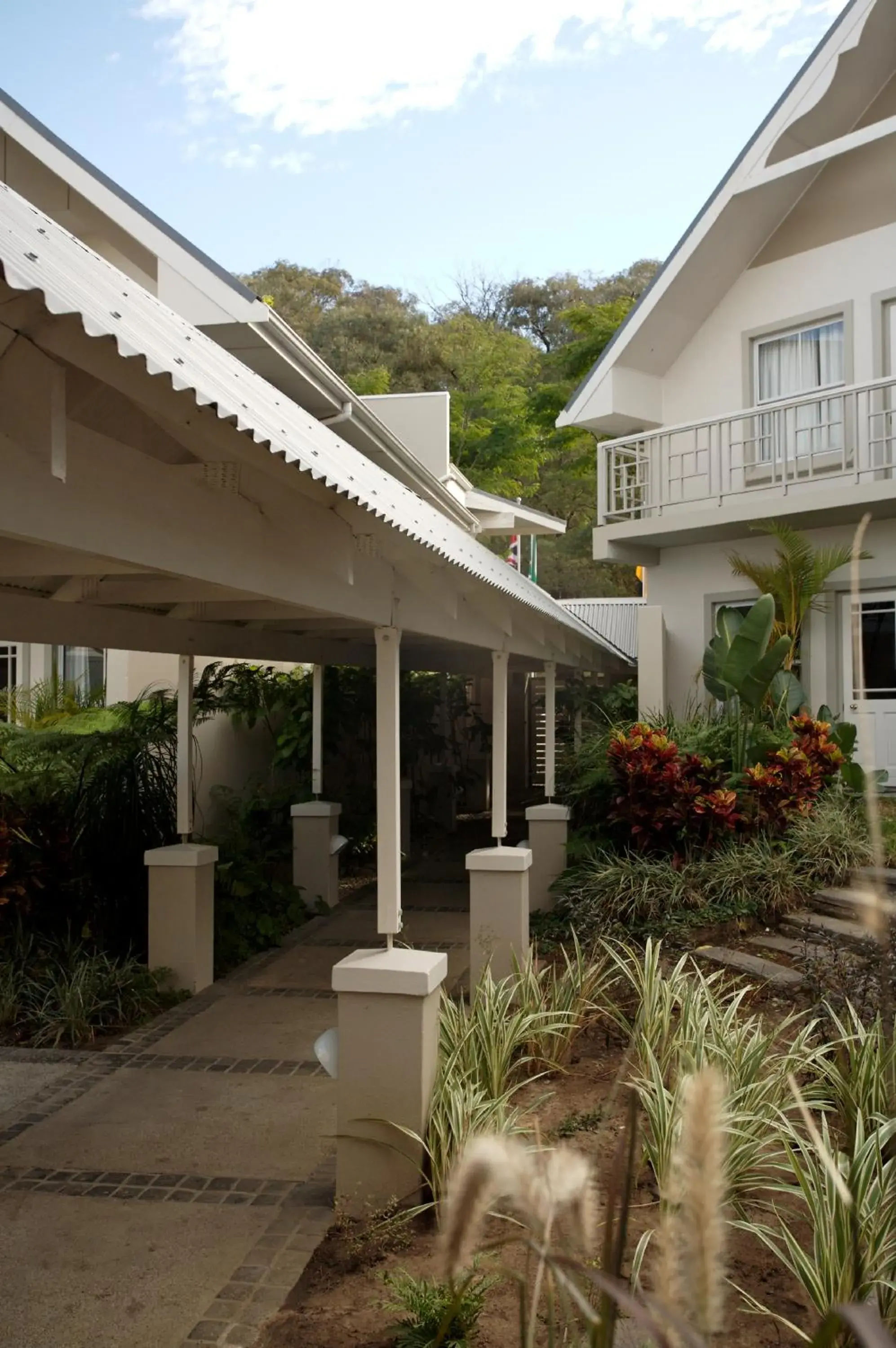 Facade/entrance in Quarry Lake Inn Facade/entrance in Quarry Lake Inn