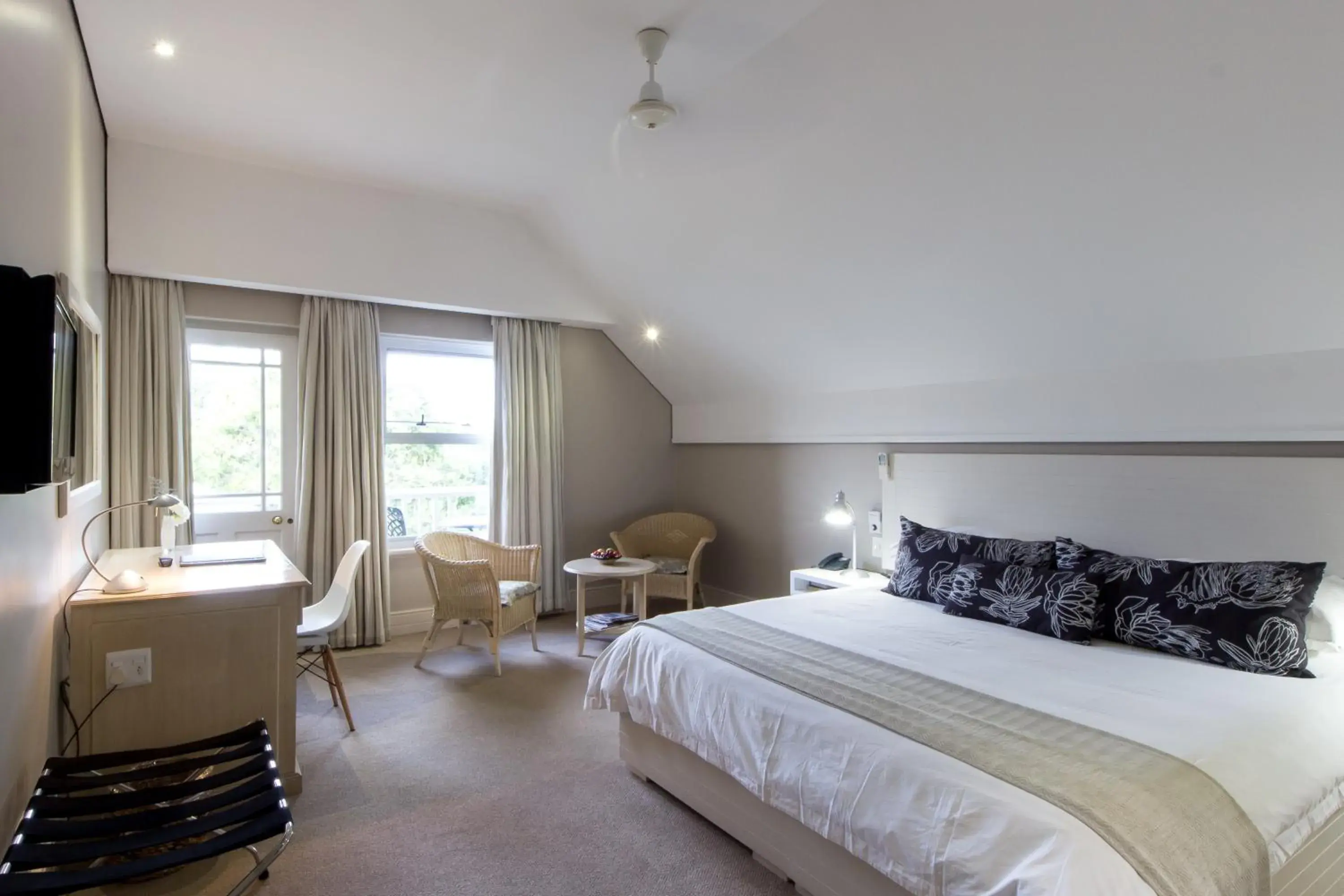 Bed in Quarry Lake Inn Bed in Quarry Lake Inn