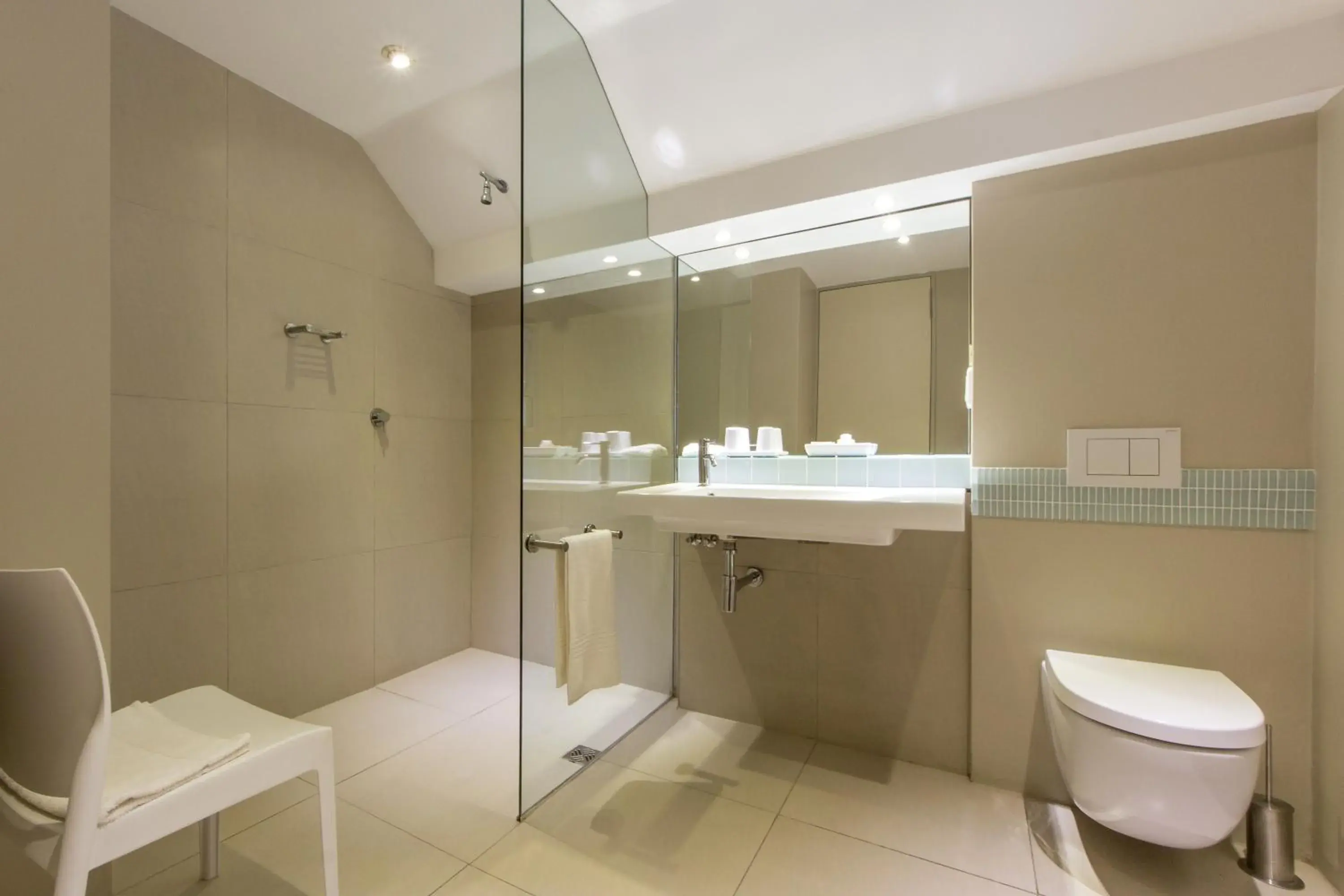 Bathroom in Quarry Lake Inn Bathroom in Quarry Lake Inn