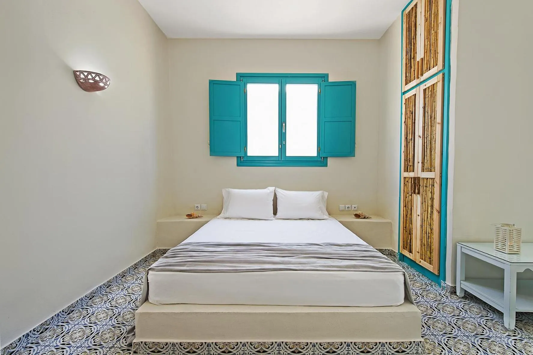 Day, Bed in Nissia Beach Apartments & Suites