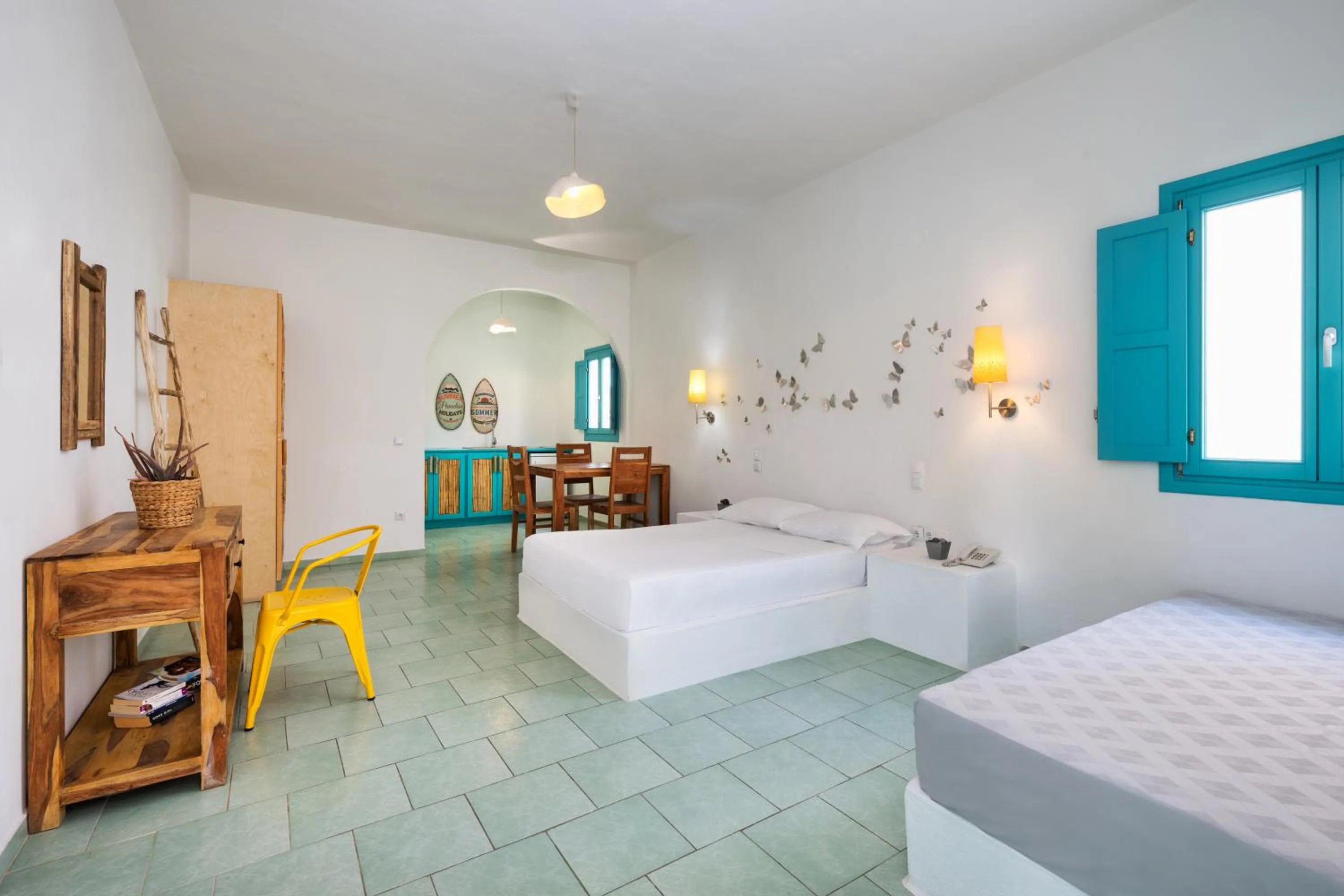 Property building, Bed in Nissia Beach Apartments & Suites