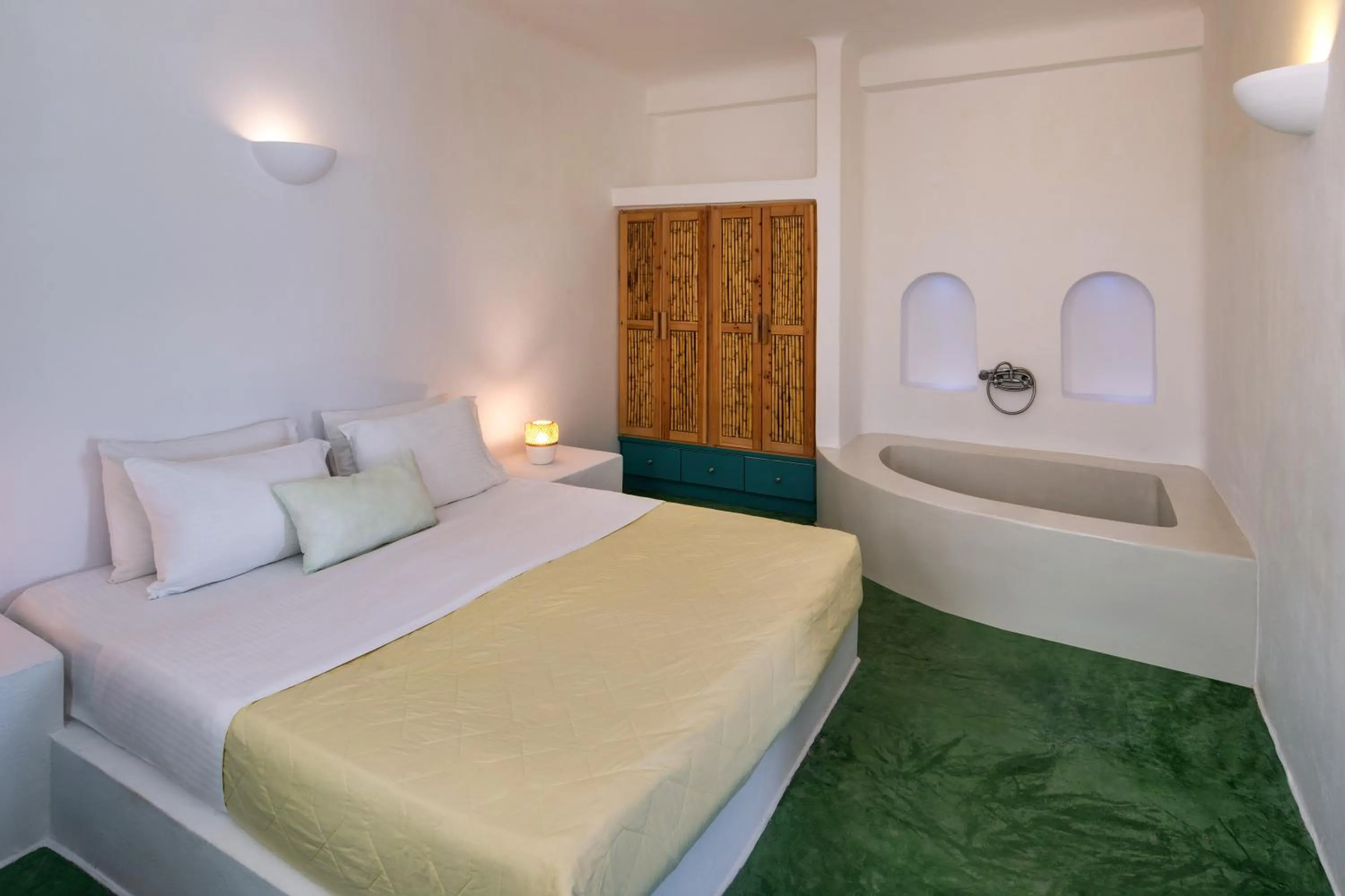 Bedroom, Bed in Nissia Beach Apartments & Suites