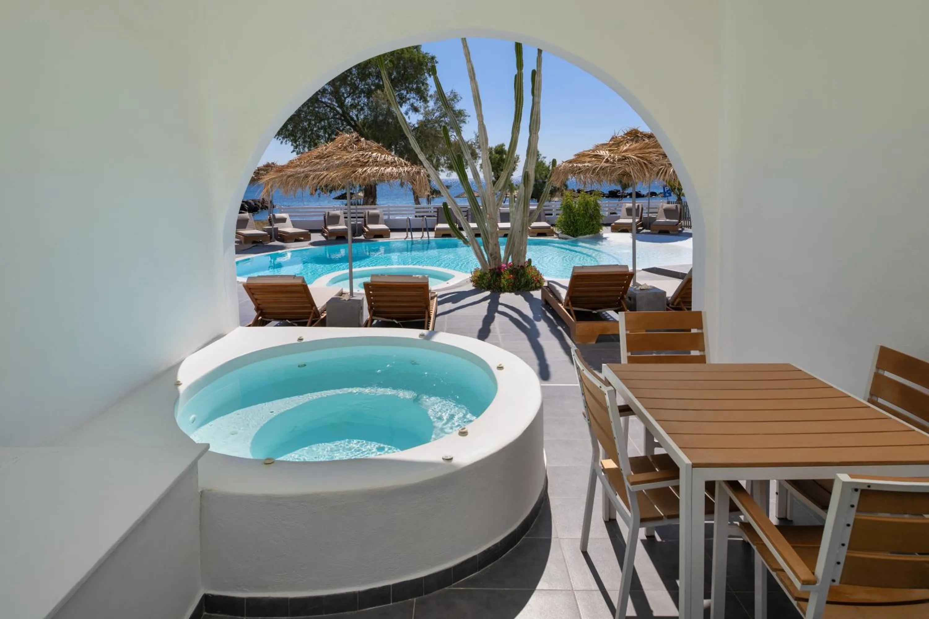 Balcony/Terrace in Nissia Beach Apartments & Suites