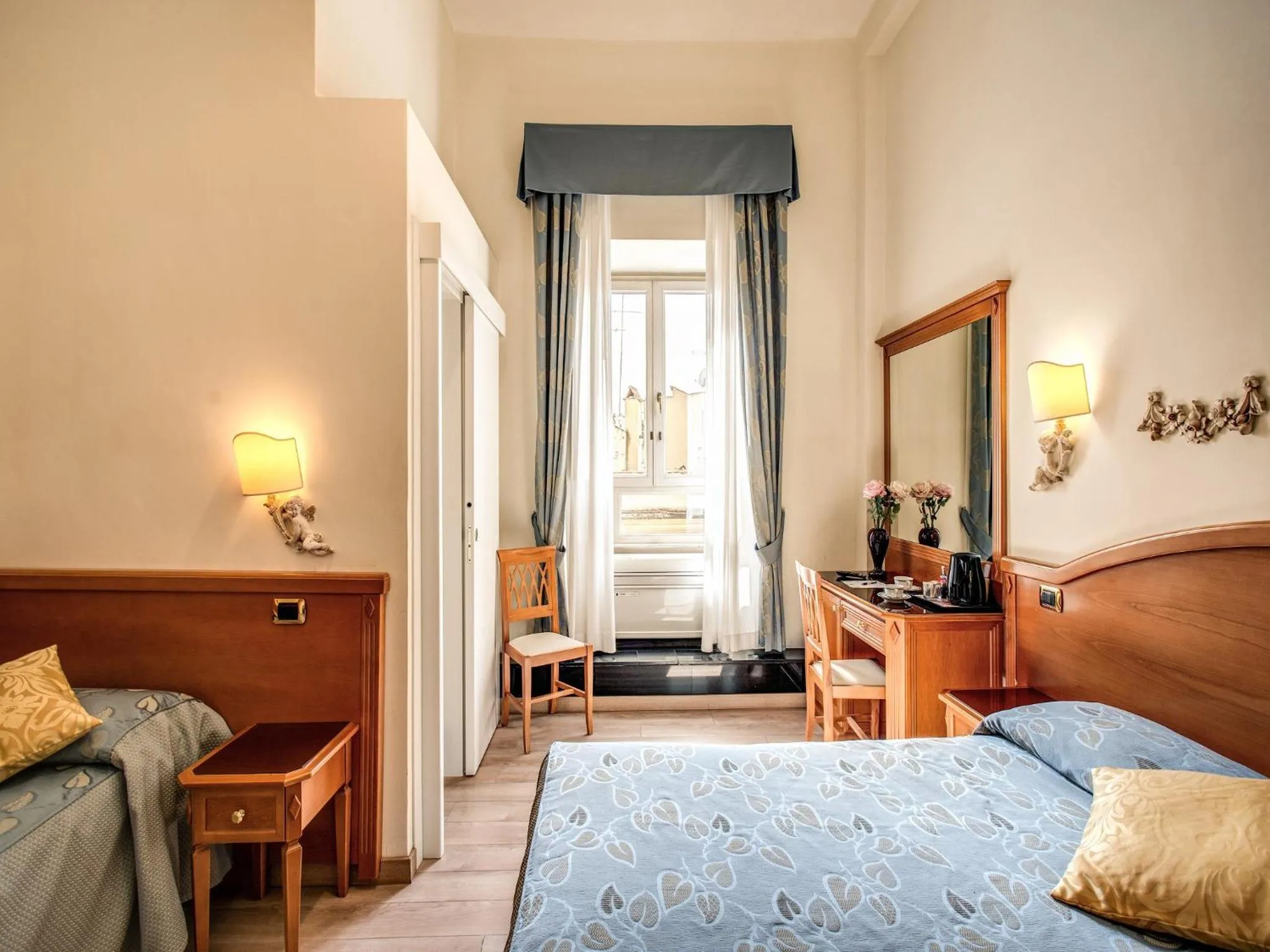 Photo of the whole room, Bed in Hotel Labelle