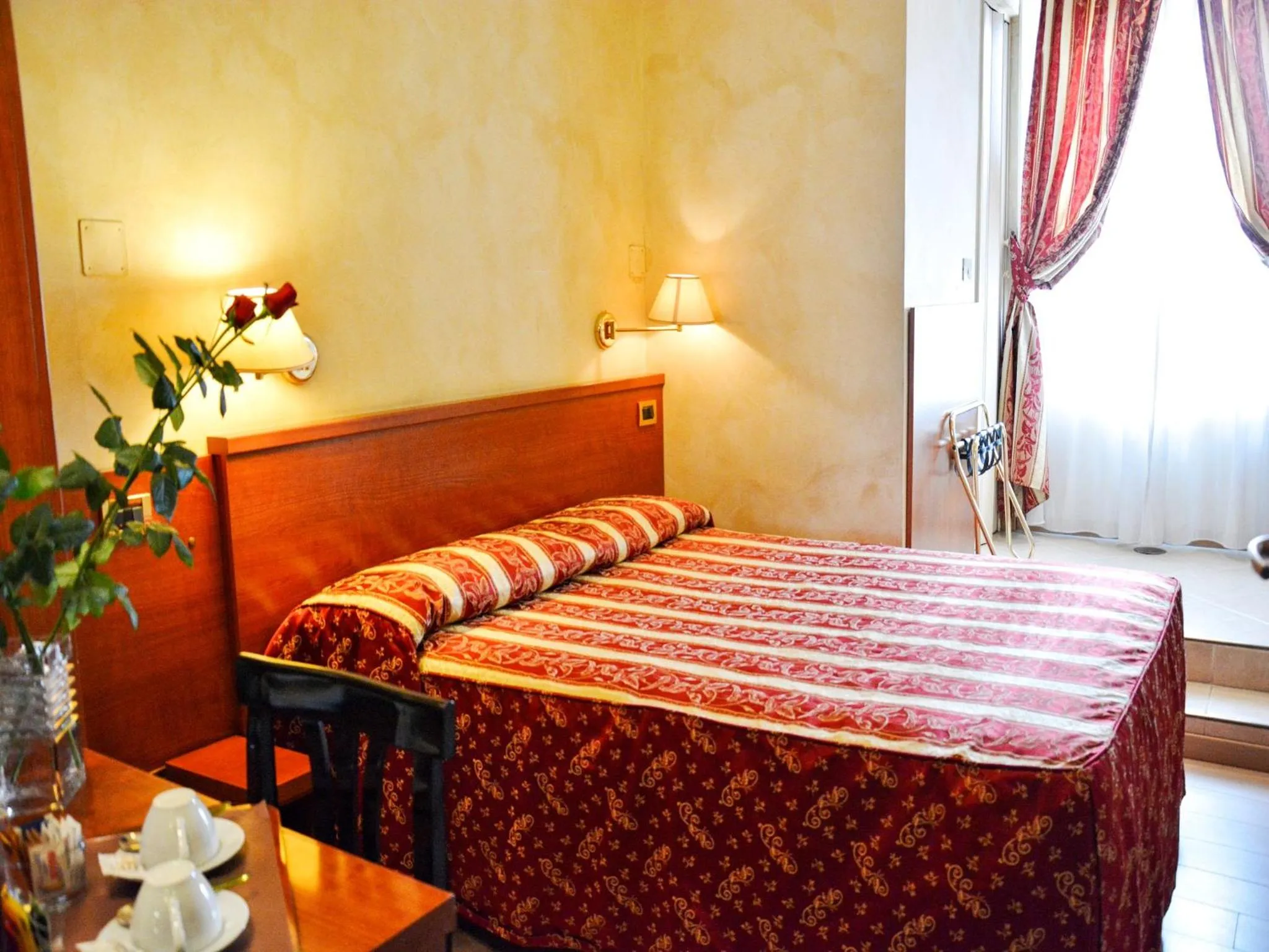 Coffee/tea facilities, Bed in Hotel Labelle