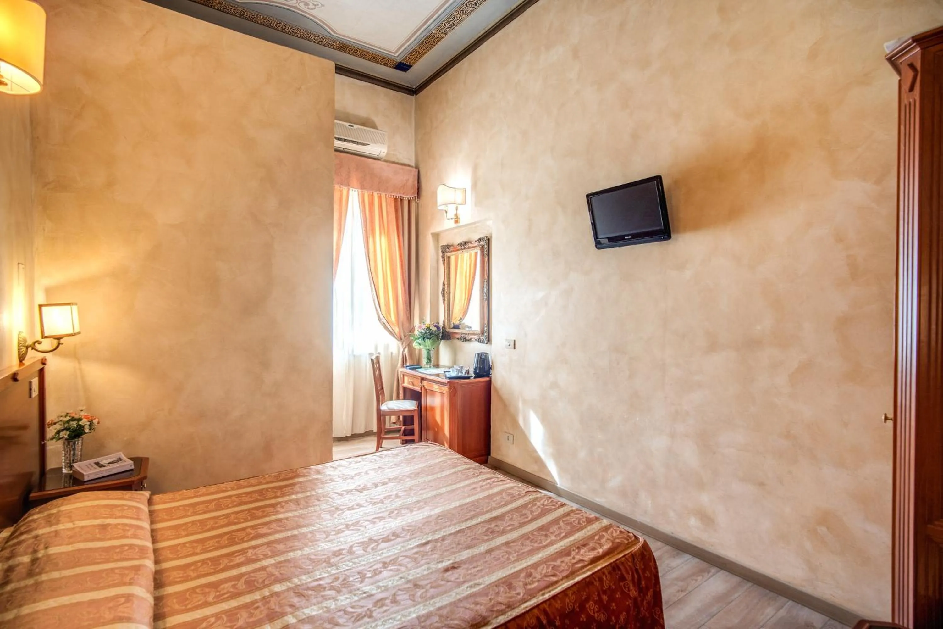 Bed in Hotel Labelle