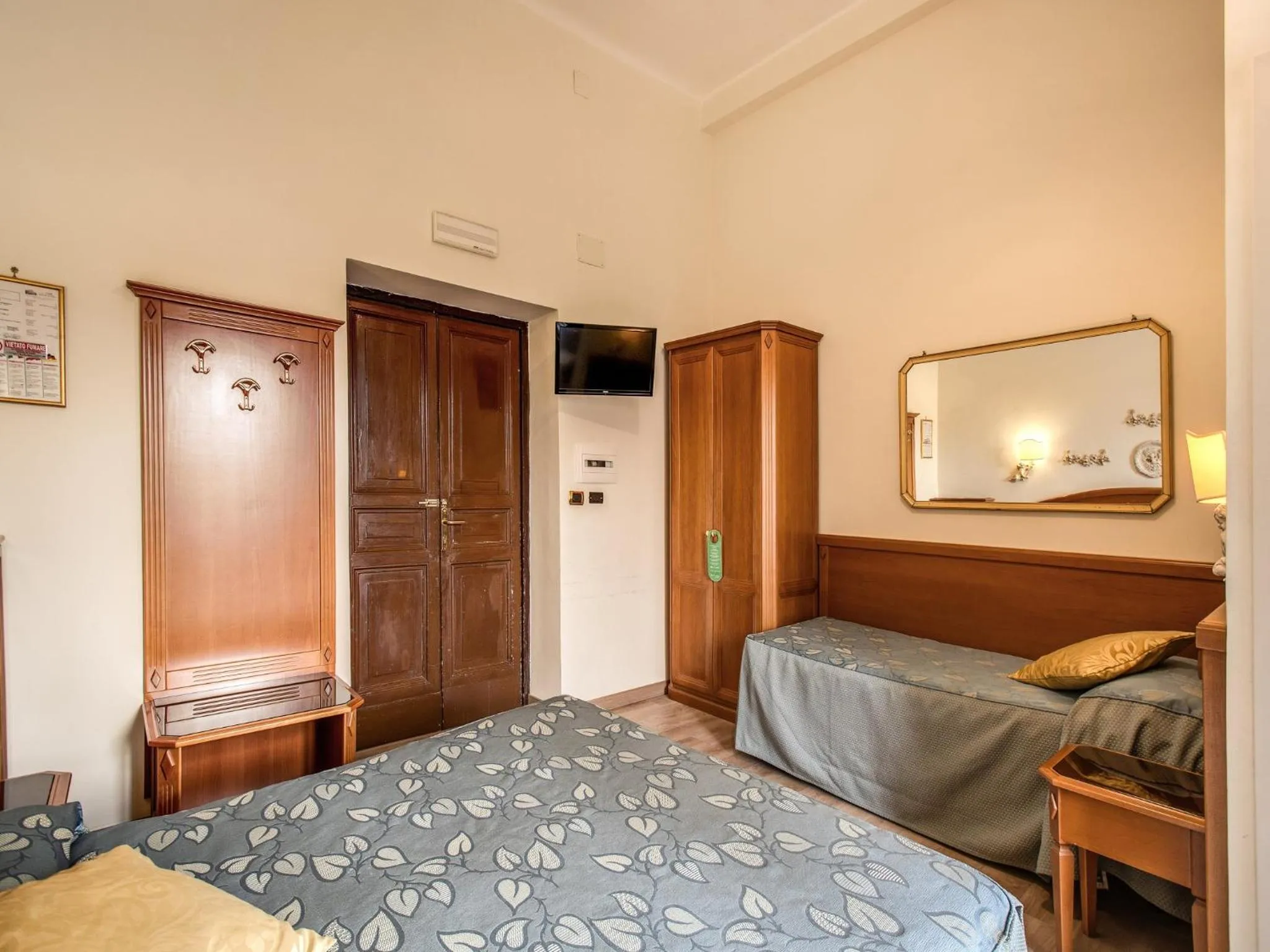 Photo of the whole room, Bed in Hotel Labelle